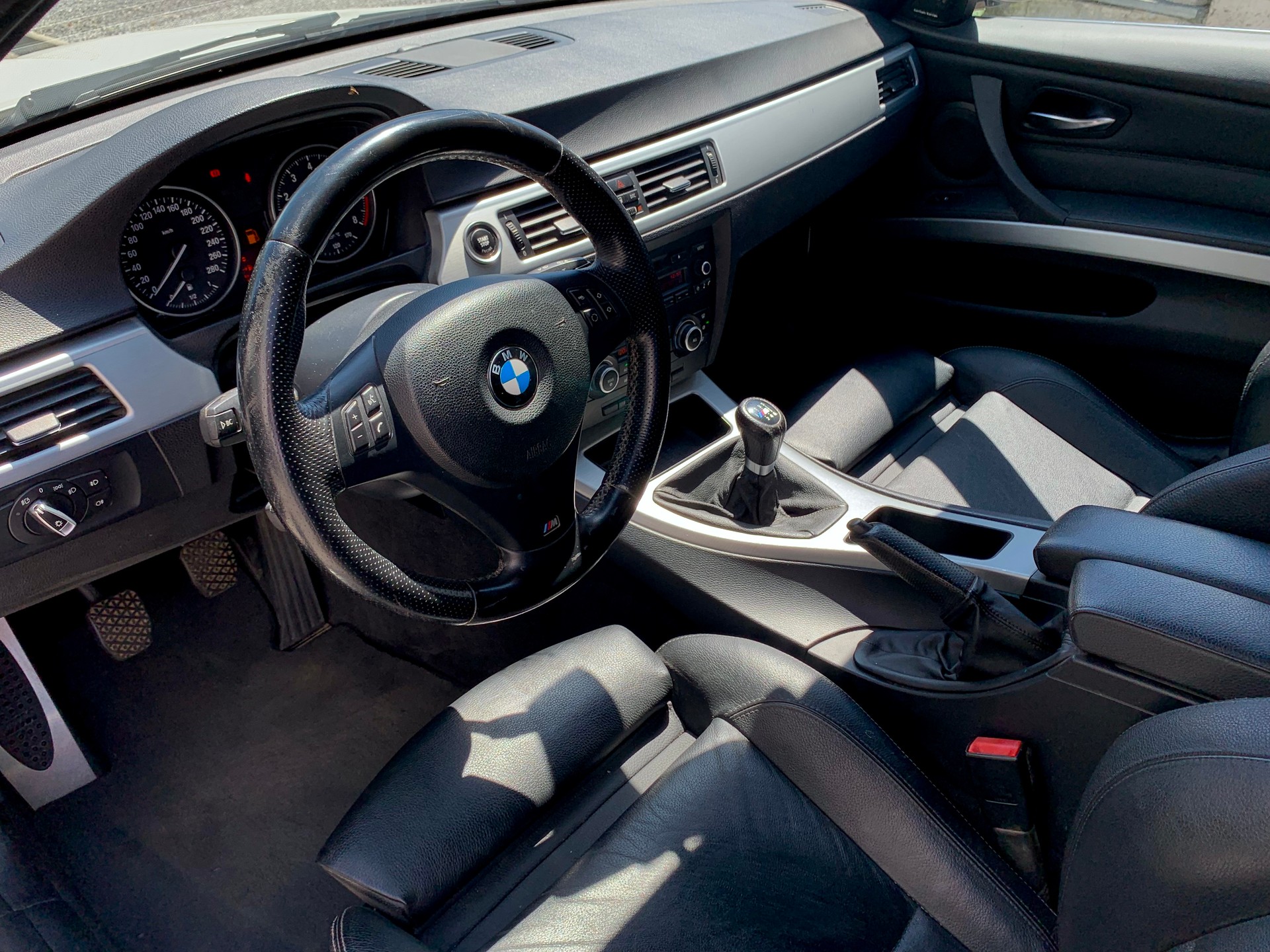 BMW 335i xDrive Touring-image-10