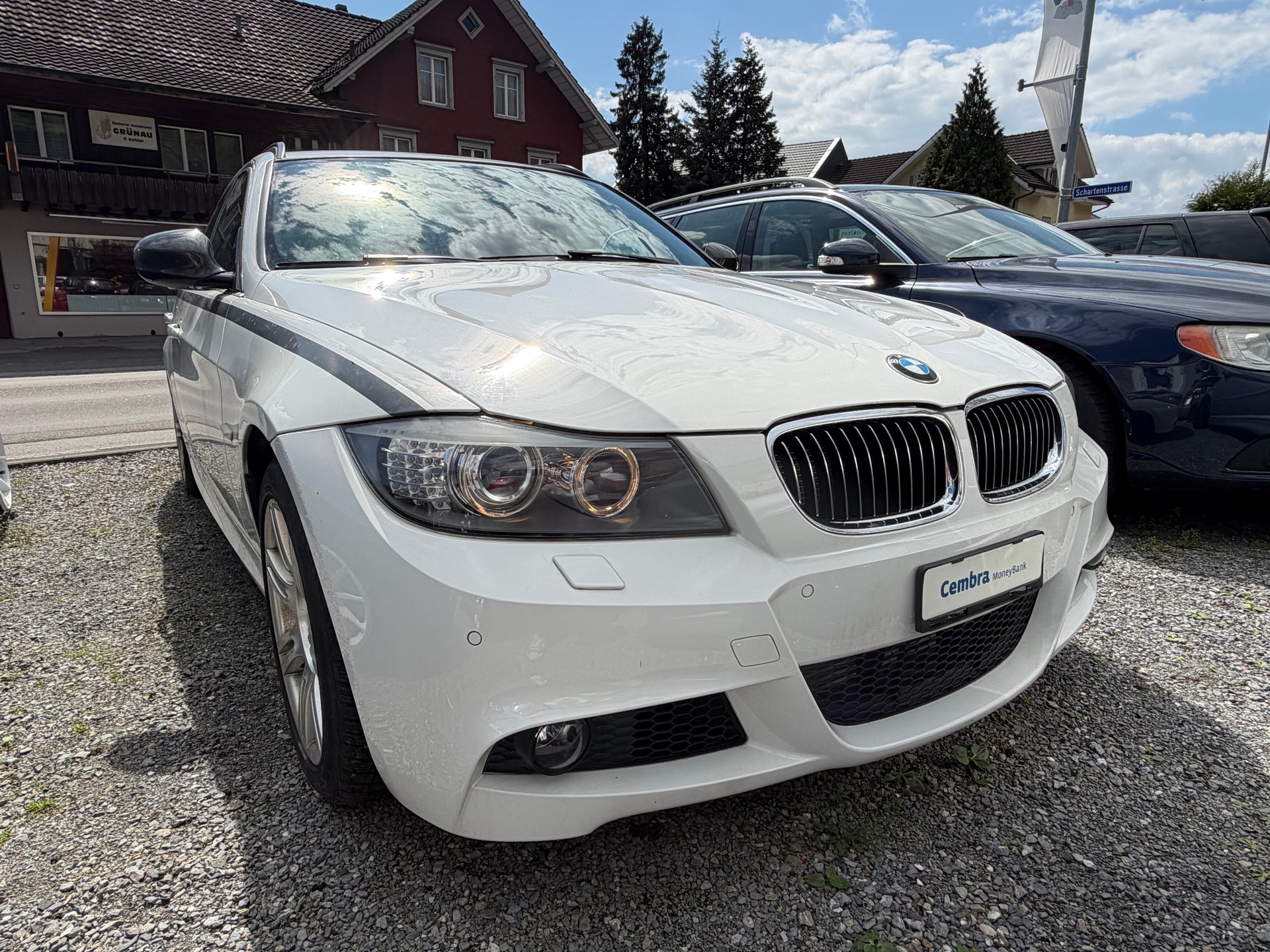 BMW 335i xDrive Touring-image-3