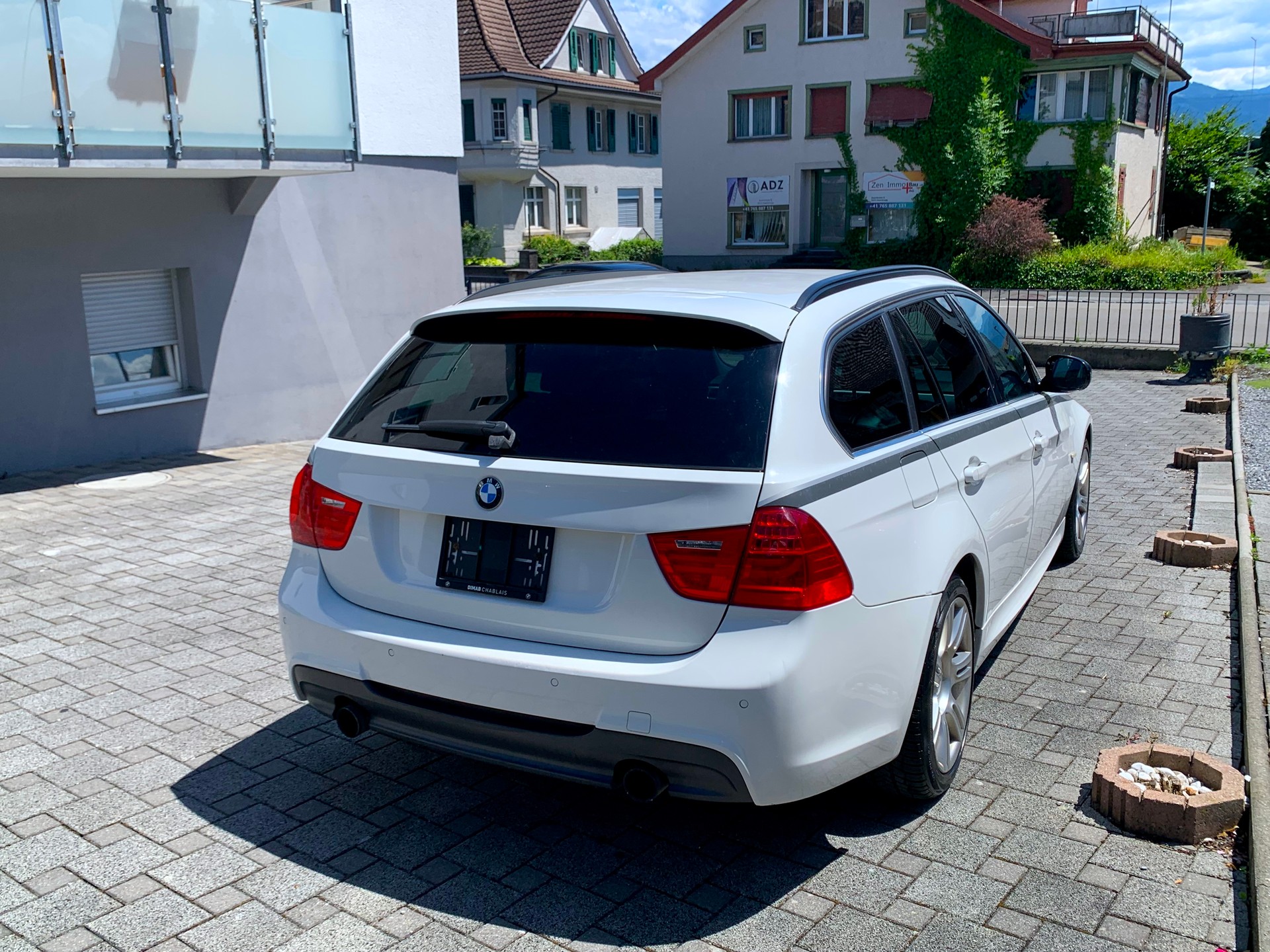 BMW 335i xDrive Touring-image-6