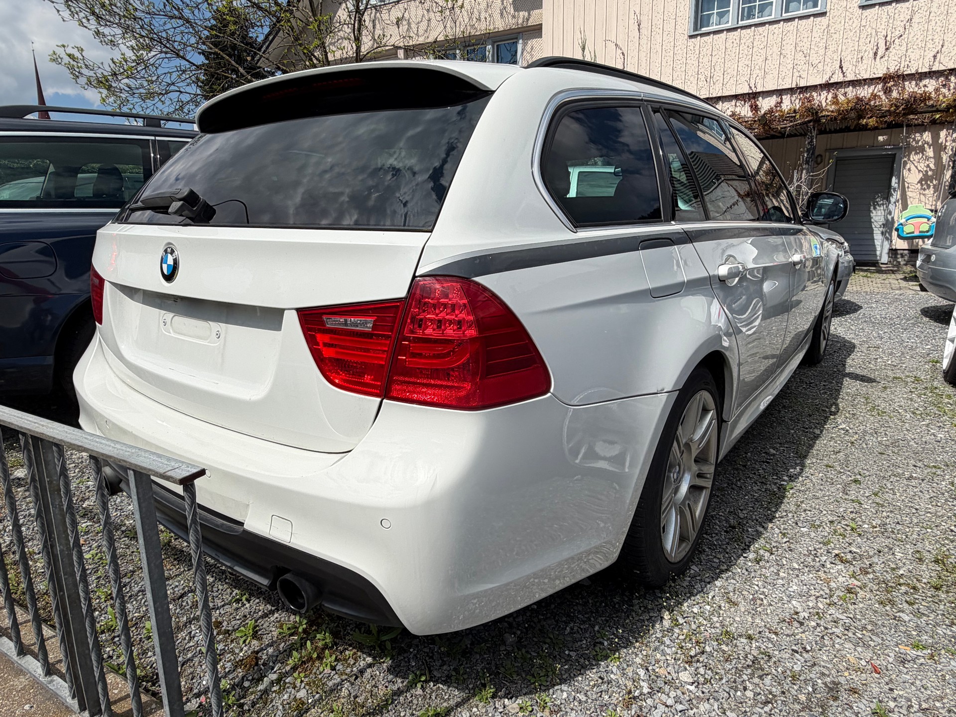 BMW 335i xDrive Touring-image-6