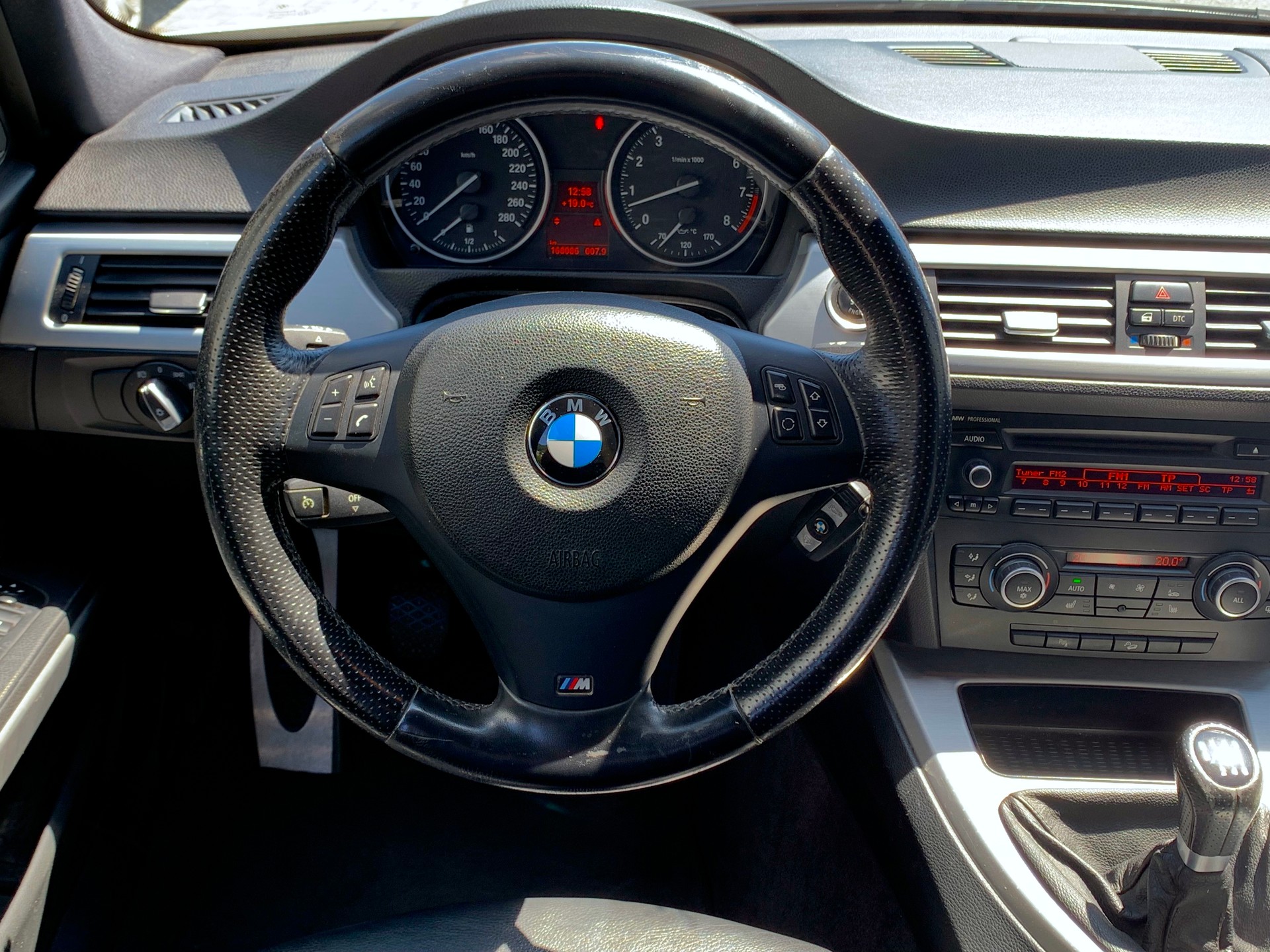BMW 335i xDrive Touring-image-11