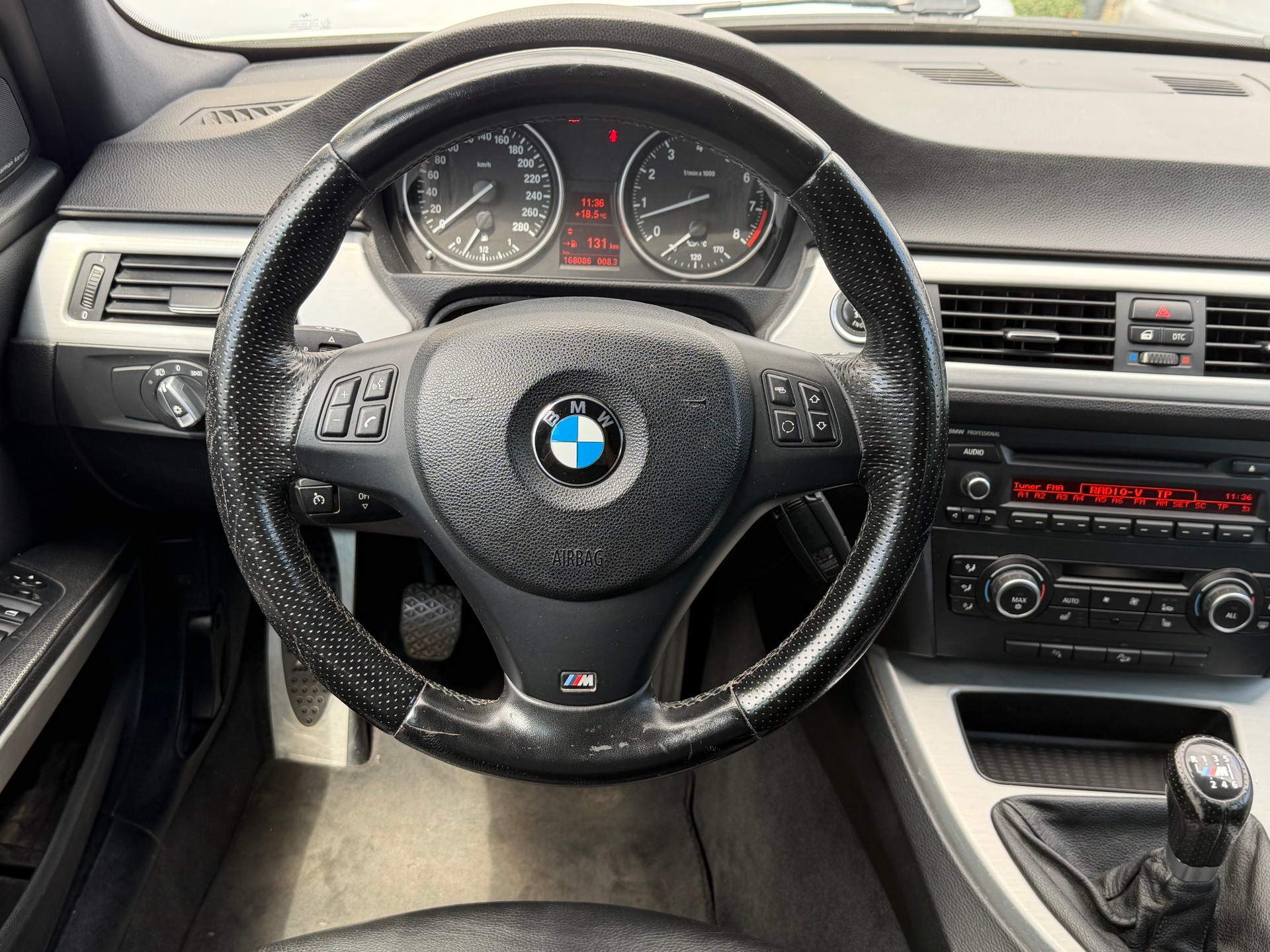 BMW 335i xDrive Touring-image-9