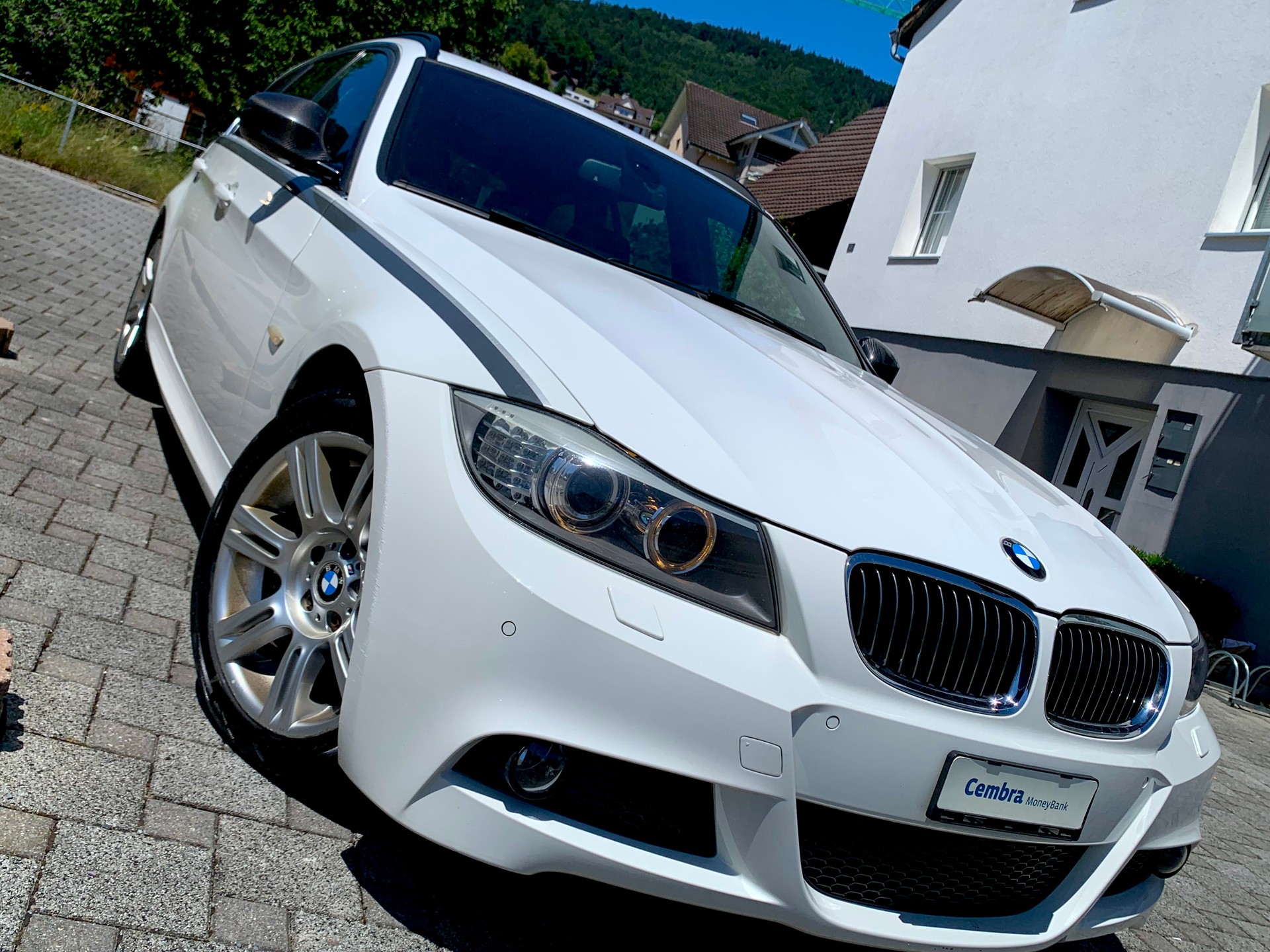 BMW 335i xDrive Touring-image-5