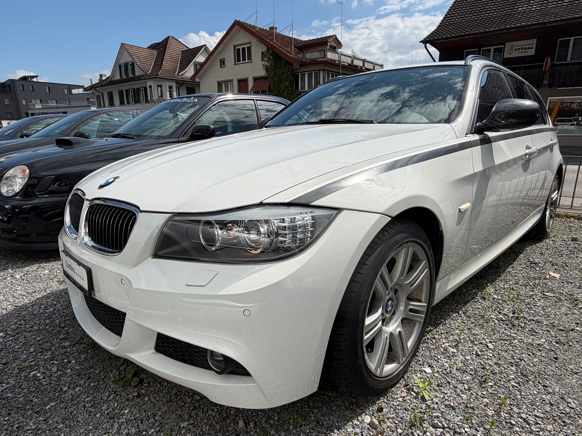 BMW 335i xDrive Touring-image-1