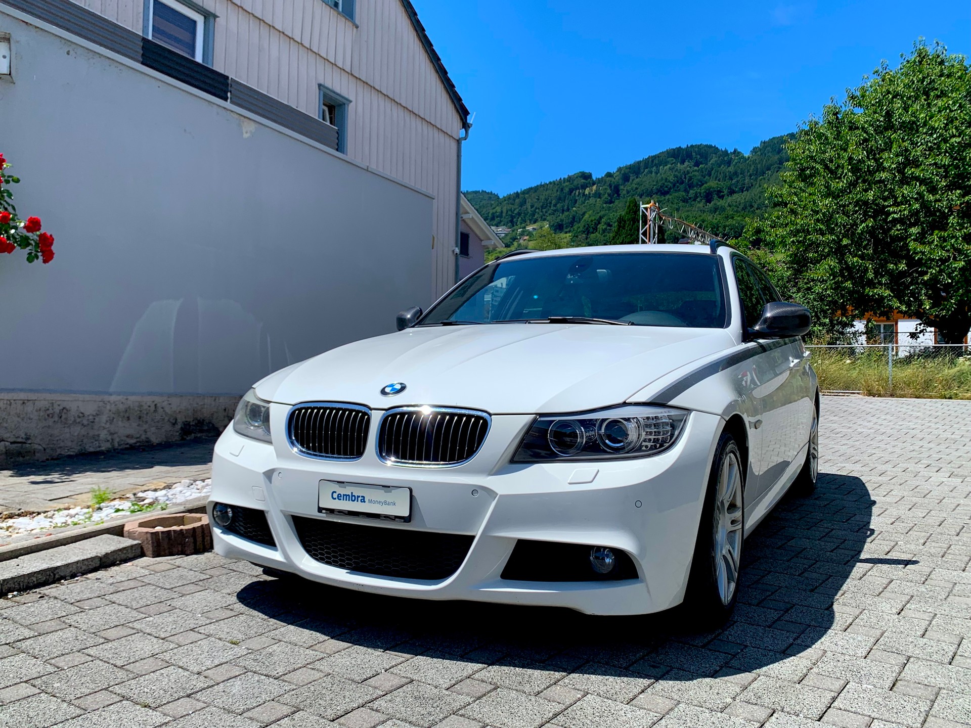 BMW 335i xDrive Touring-image-1