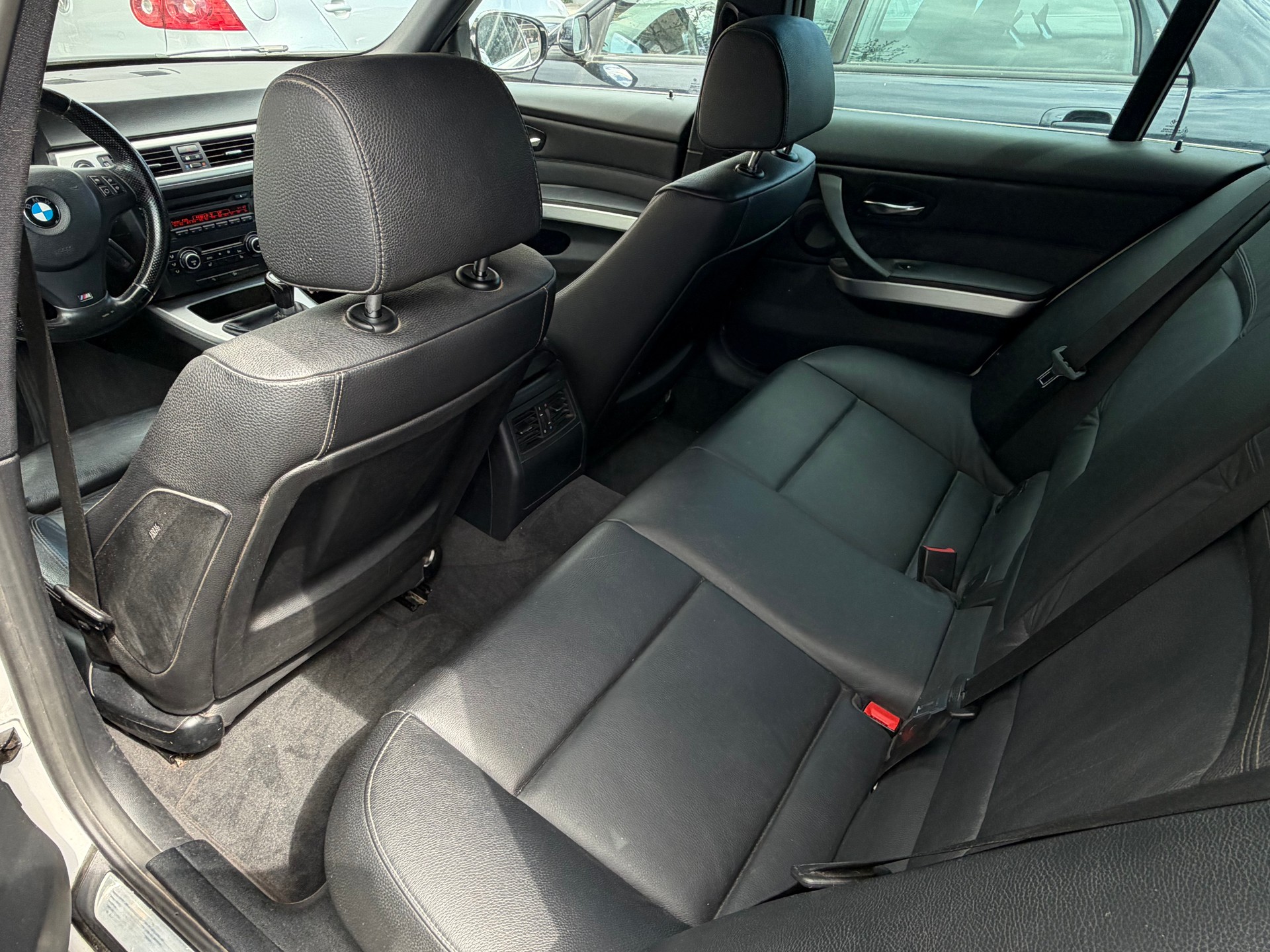 BMW 335i xDrive Touring-image-11