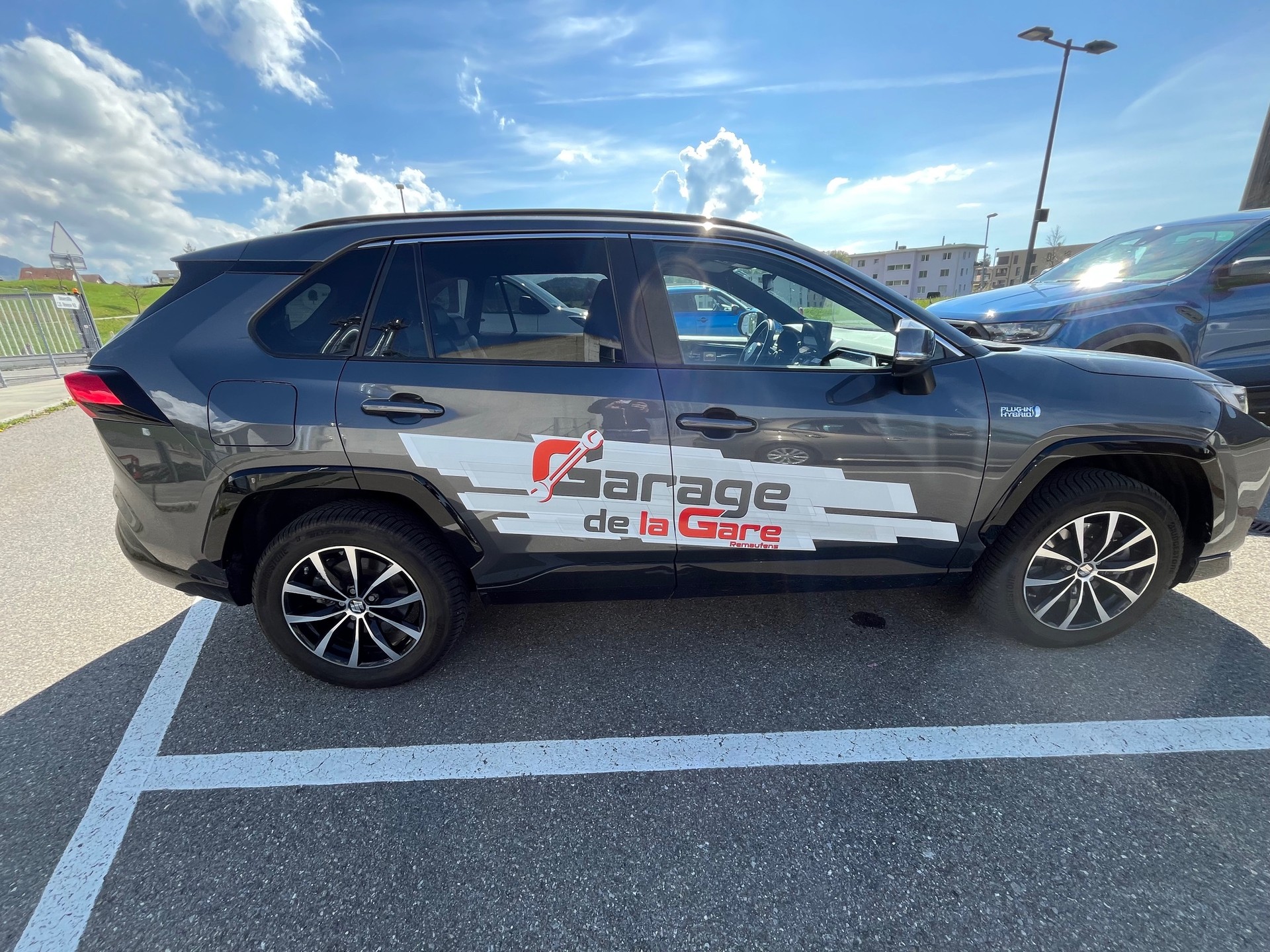 SUZUKI Across 2.5 Plug-in-Hybrid Compact Top E-CVT-image-4