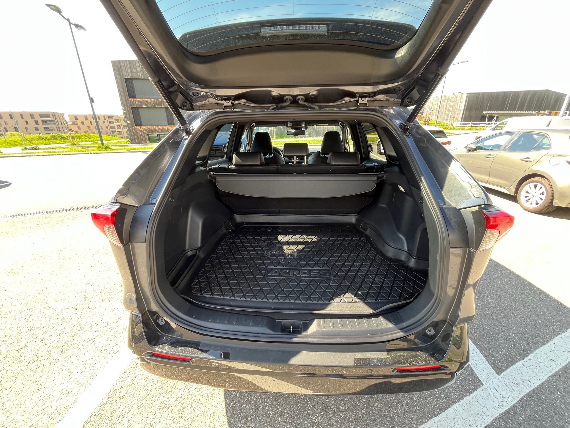 SUZUKI Across 2.5 Plug-in-Hybrid Compact Top E-CVT-image-10
