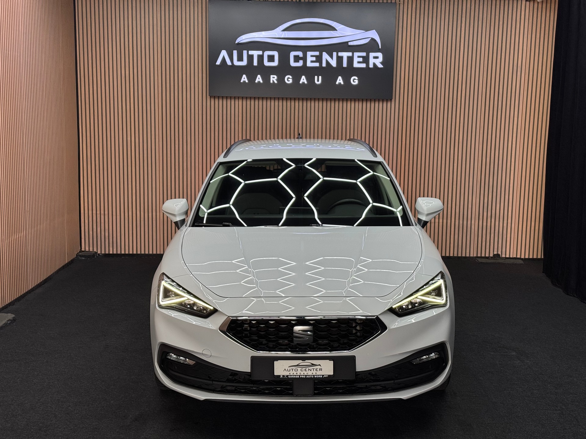 SEAT Leon ST 2.0 TDI Style DSG | 1 Jahr Garantie | CH-Fahrzeug | *ab CHF 179.-/ Monat*-image-1