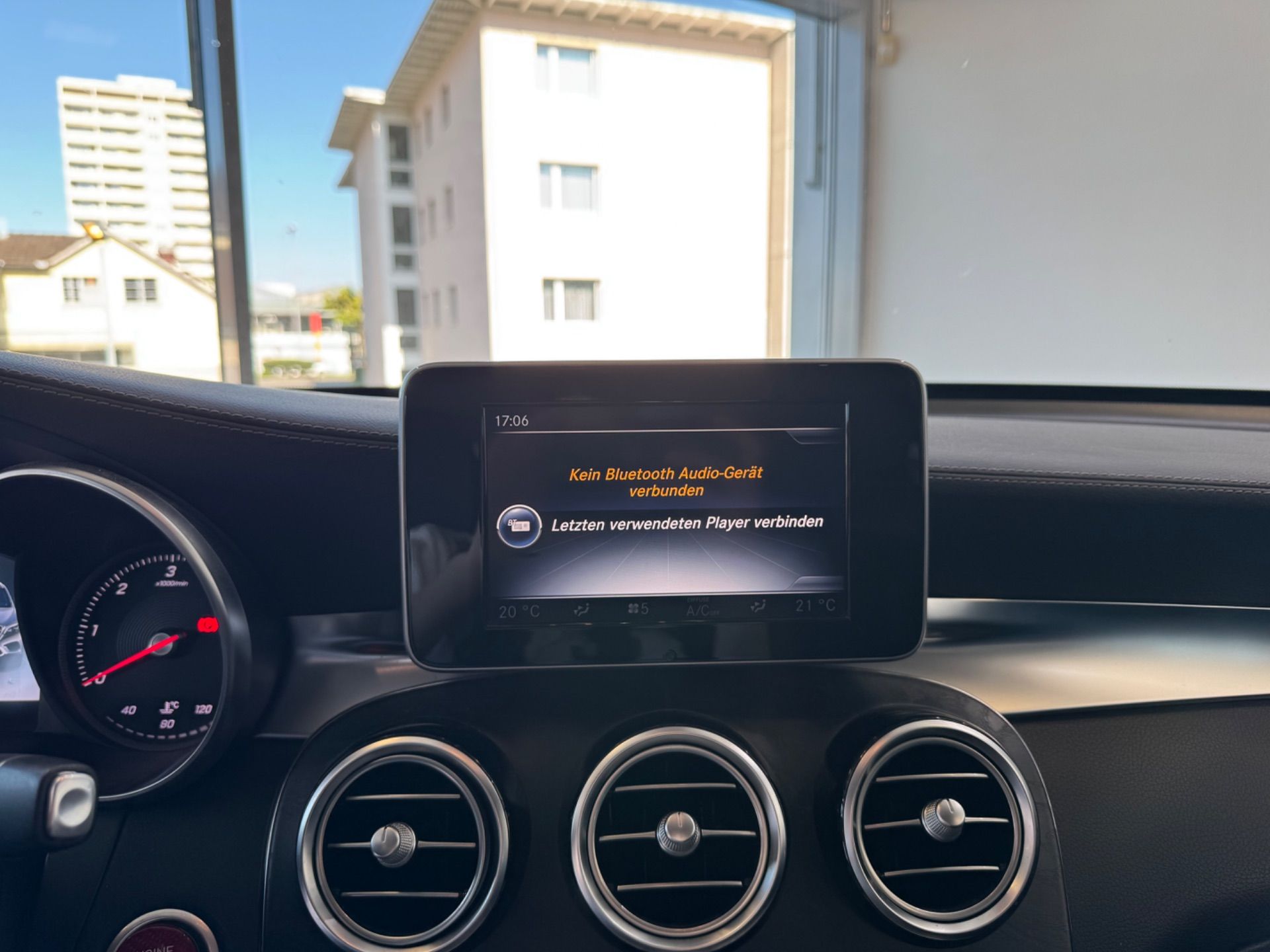 MERCEDES-BENZ GLC 250 d AMG Line 4Matic 9G-Tronic-image-14