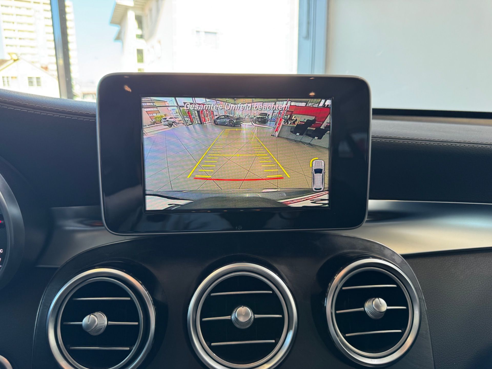 MERCEDES-BENZ GLC 250 d AMG Line 4Matic 9G-Tronic-image-15
