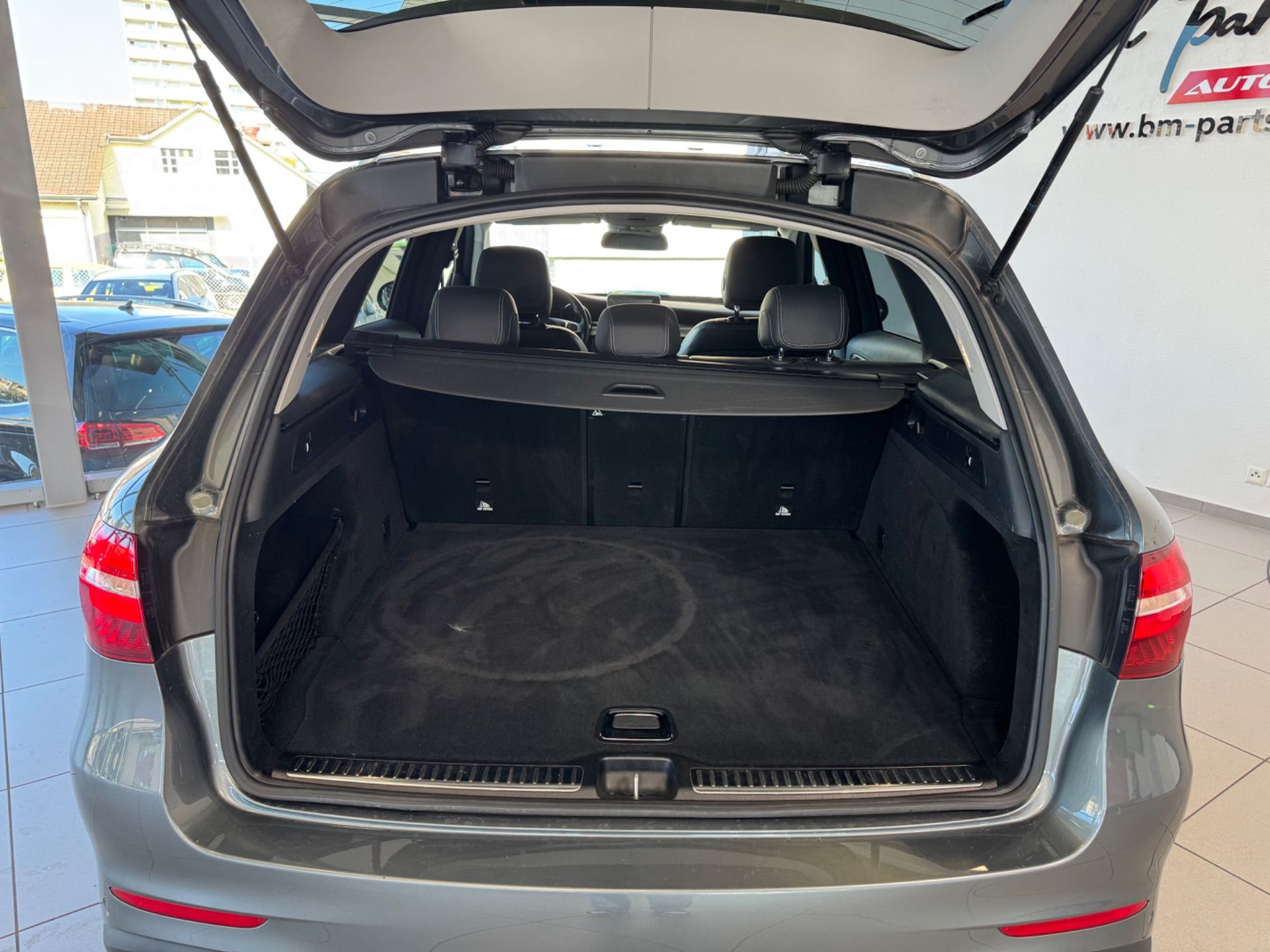 MERCEDES-BENZ GLC 250 d AMG Line 4Matic 9G-Tronic-image-18