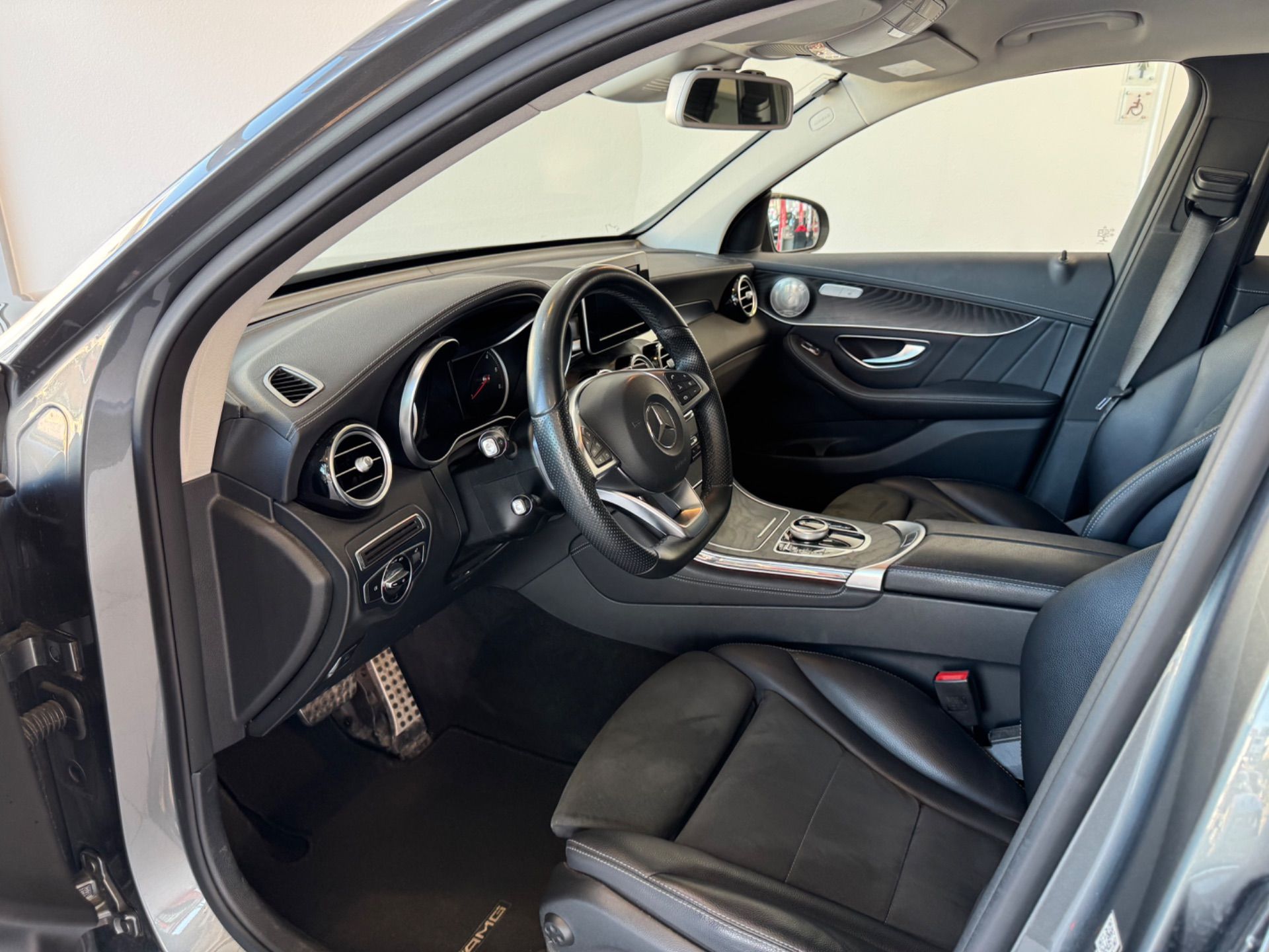 MERCEDES-BENZ GLC 250 d AMG Line 4Matic 9G-Tronic-image-8