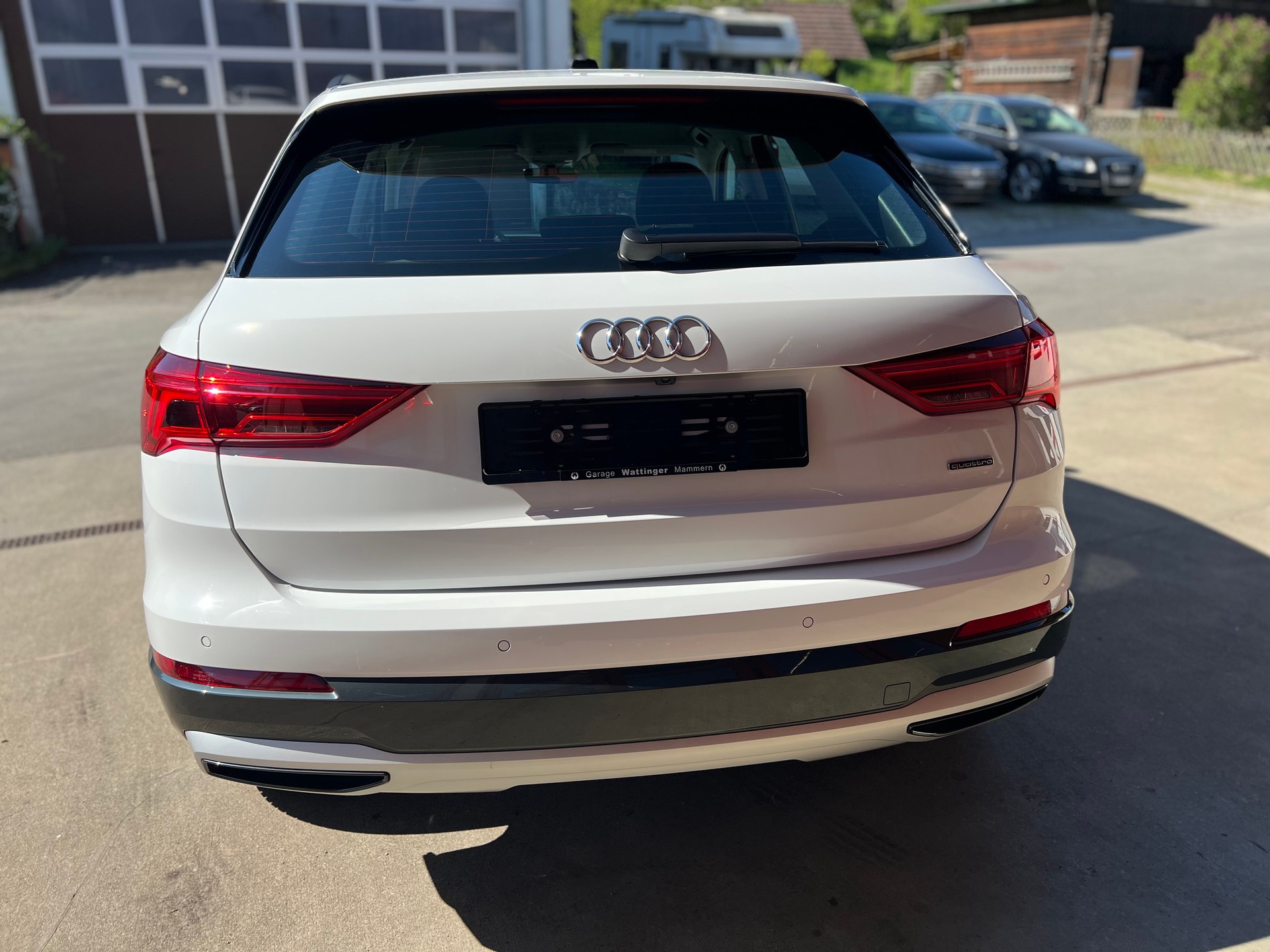 AUDI Q3 40 TDI advanced quattro S-tronic-image-4