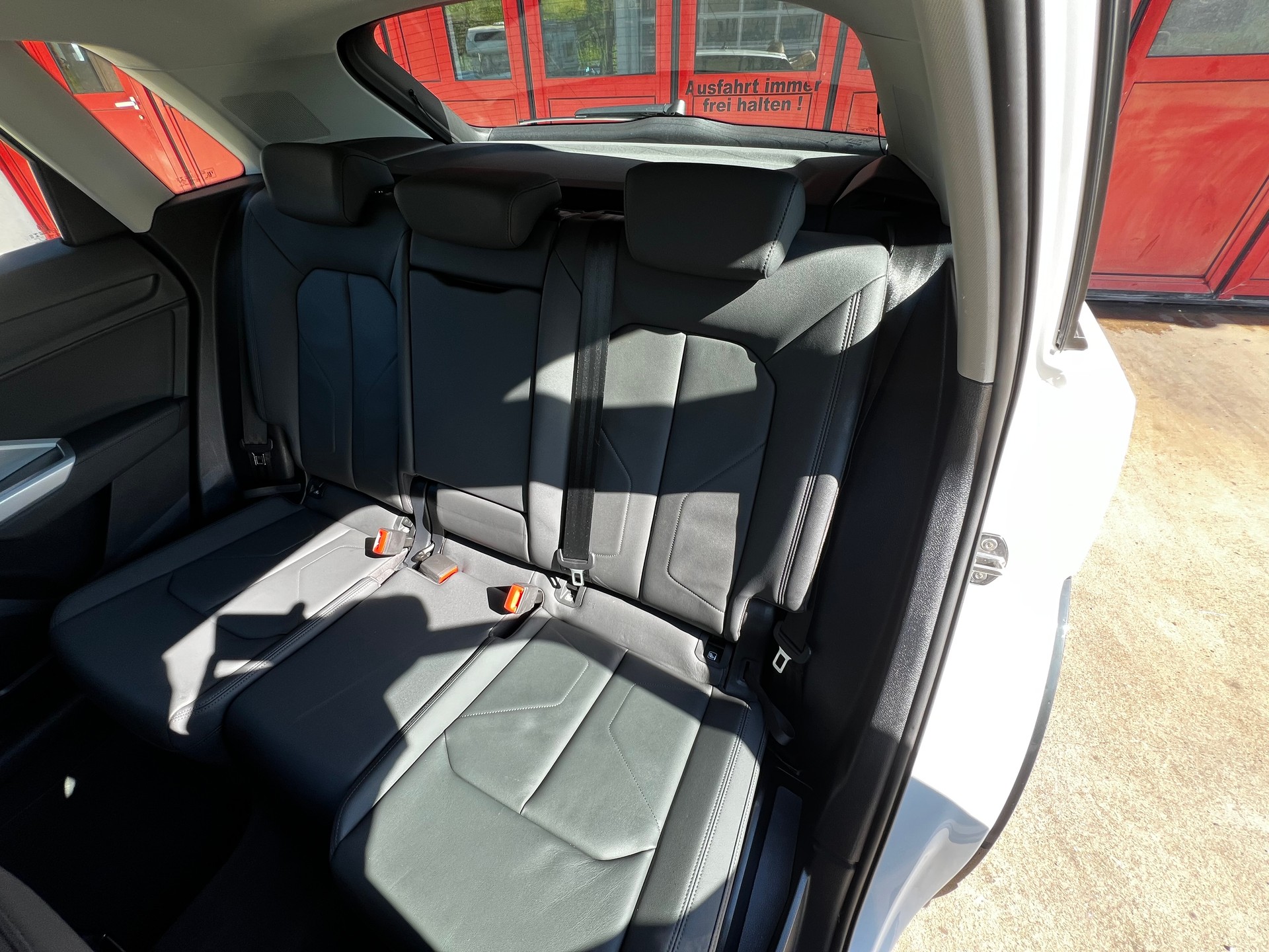 AUDI Q3 40 TDI advanced quattro S-tronic-image-11