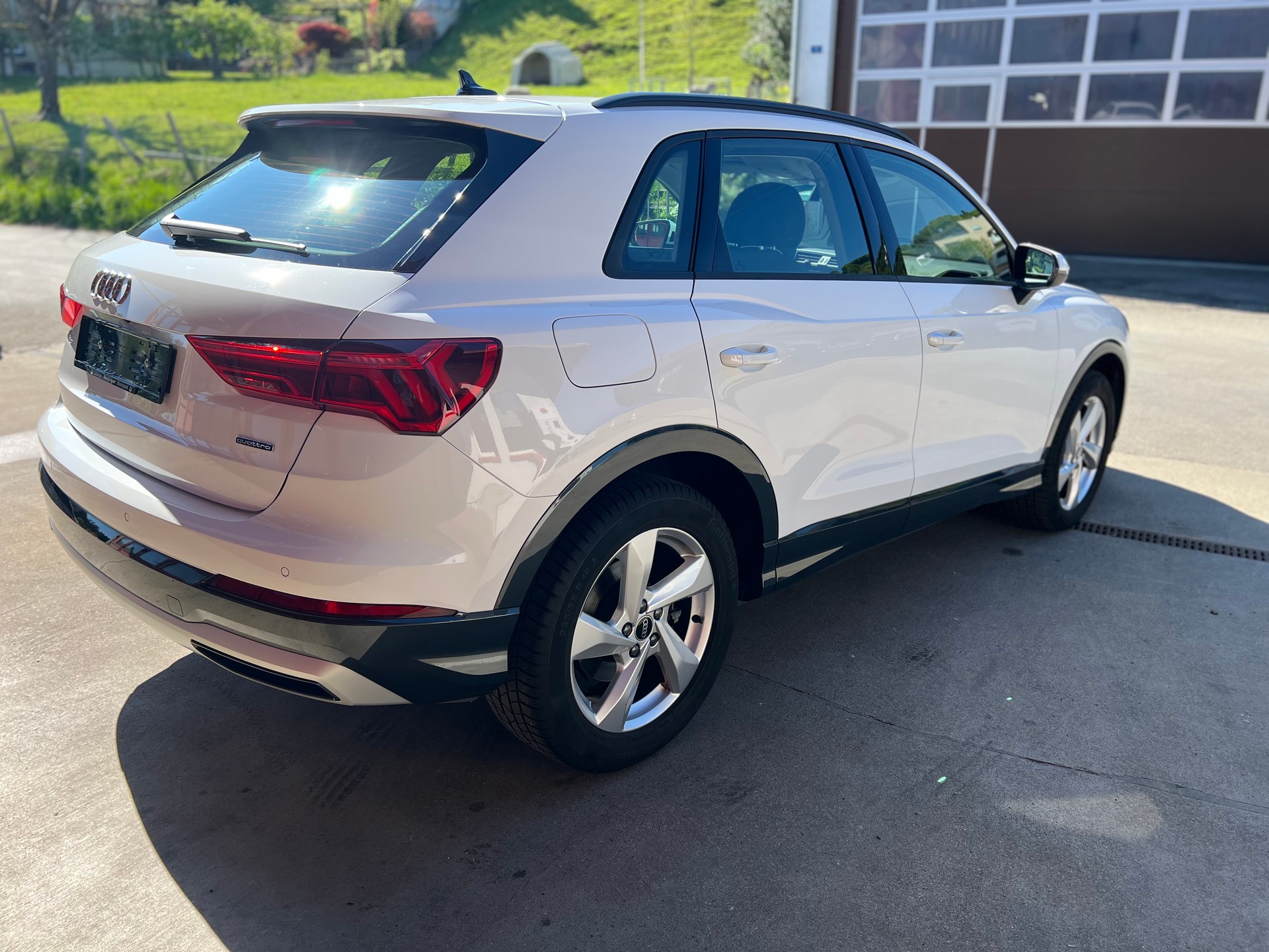AUDI Q3 40 TDI advanced quattro S-tronic-image-5