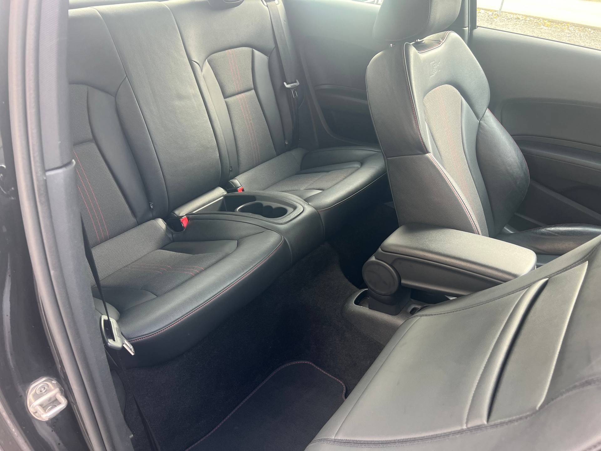 AUDI S1 2.0 TFSI Sport quattro-image-13