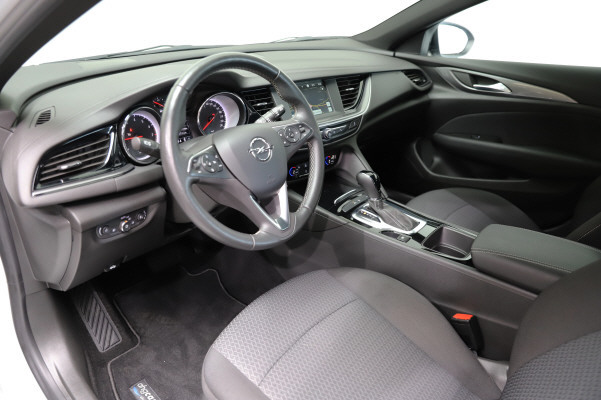 OPEL Insignia 2.0 T Edition-image-7