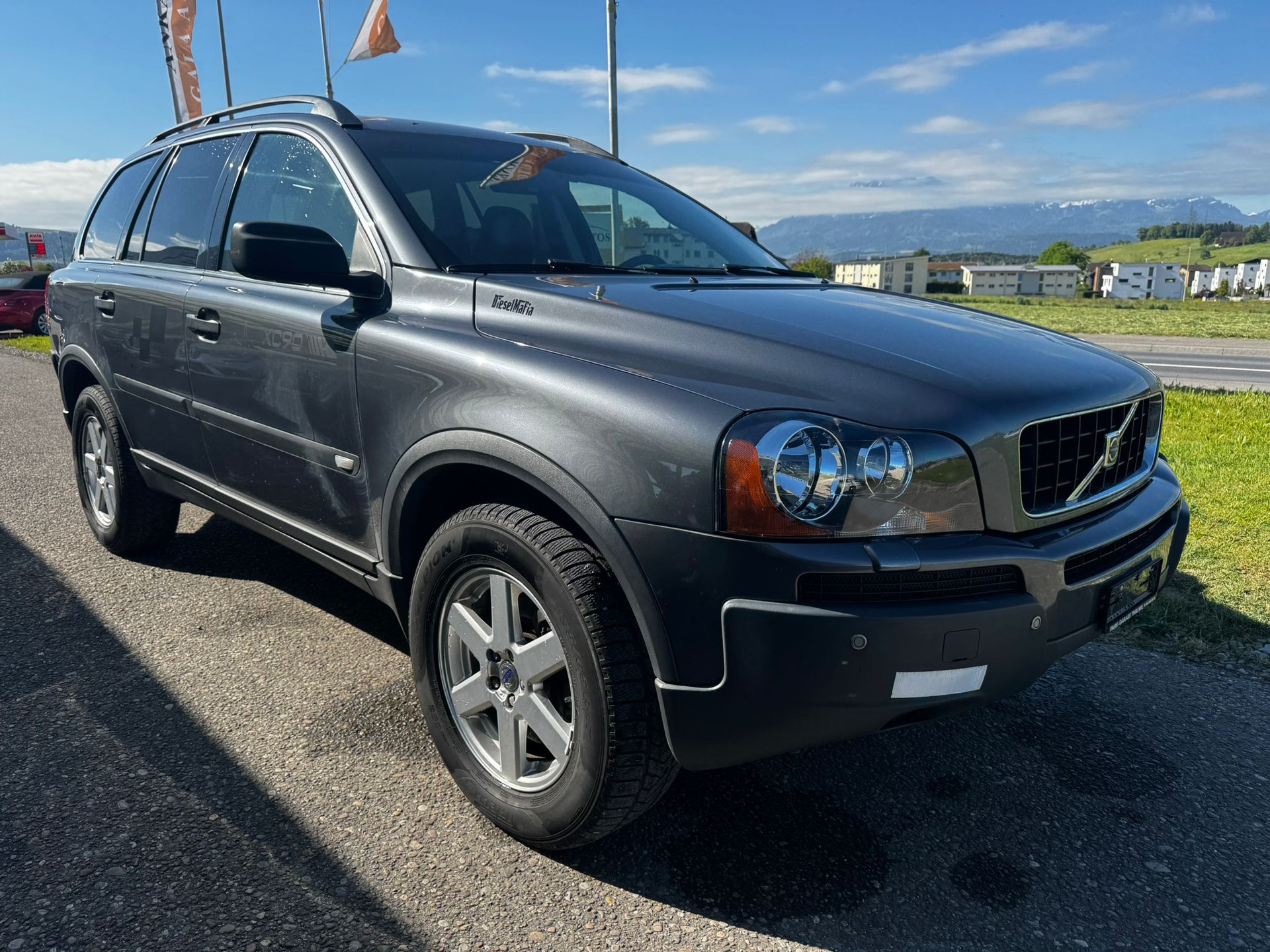 VOLVO XC90 D5 AWD Momentum-image-2