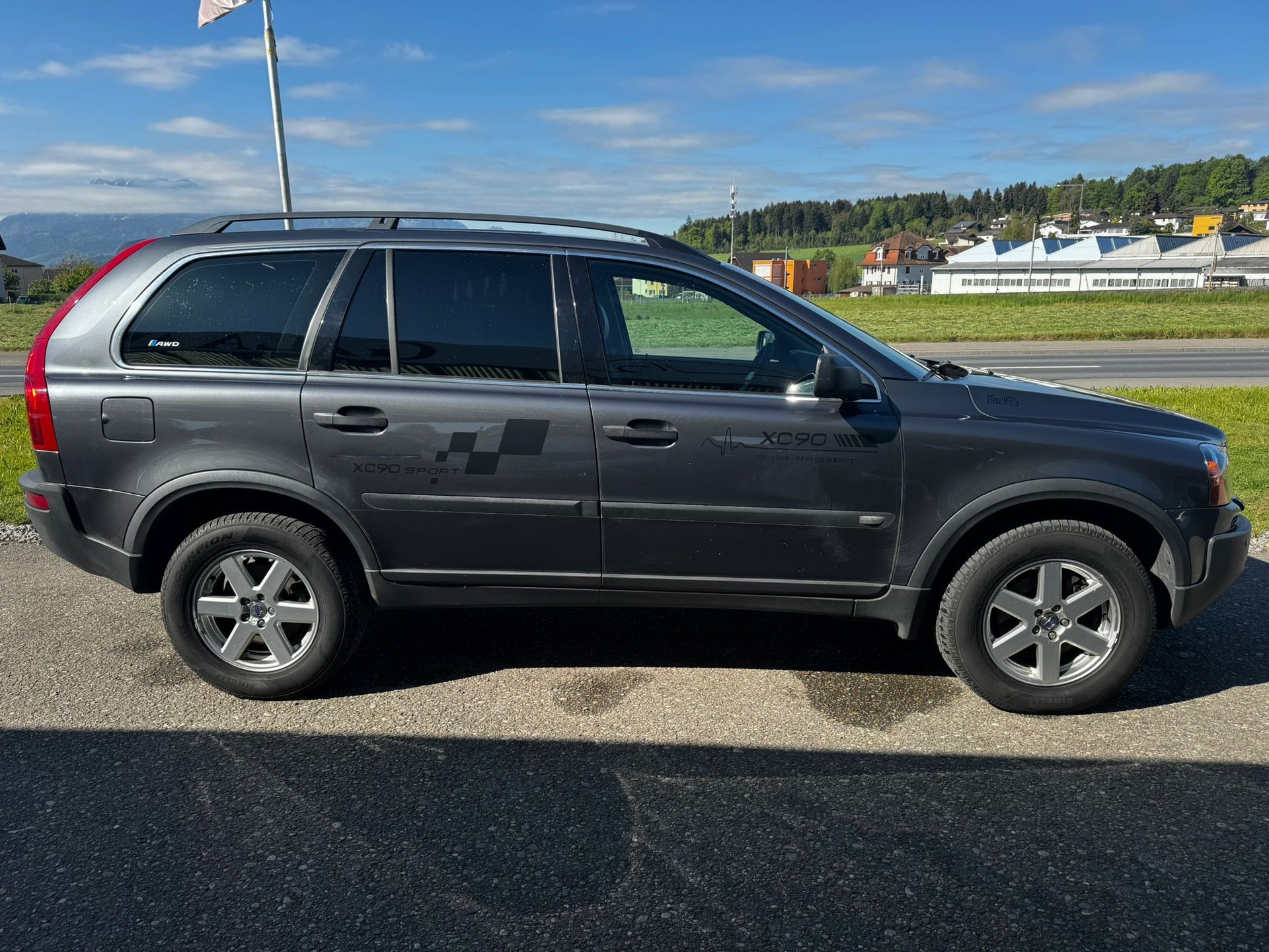 VOLVO XC90 D5 AWD Momentum-image-3