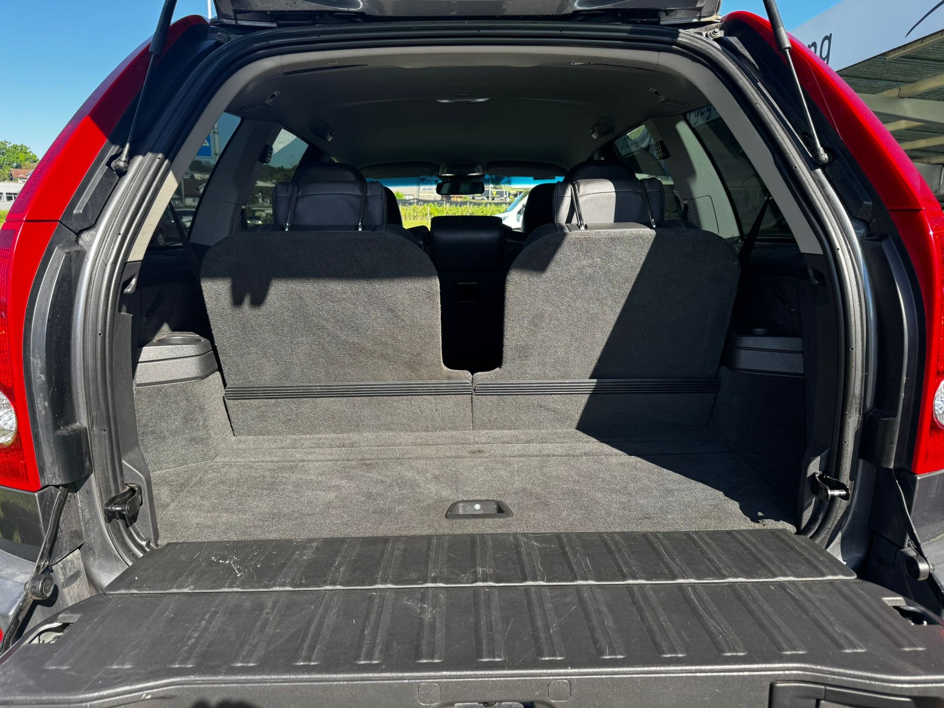 VOLVO XC90 D5 AWD Momentum-image-12