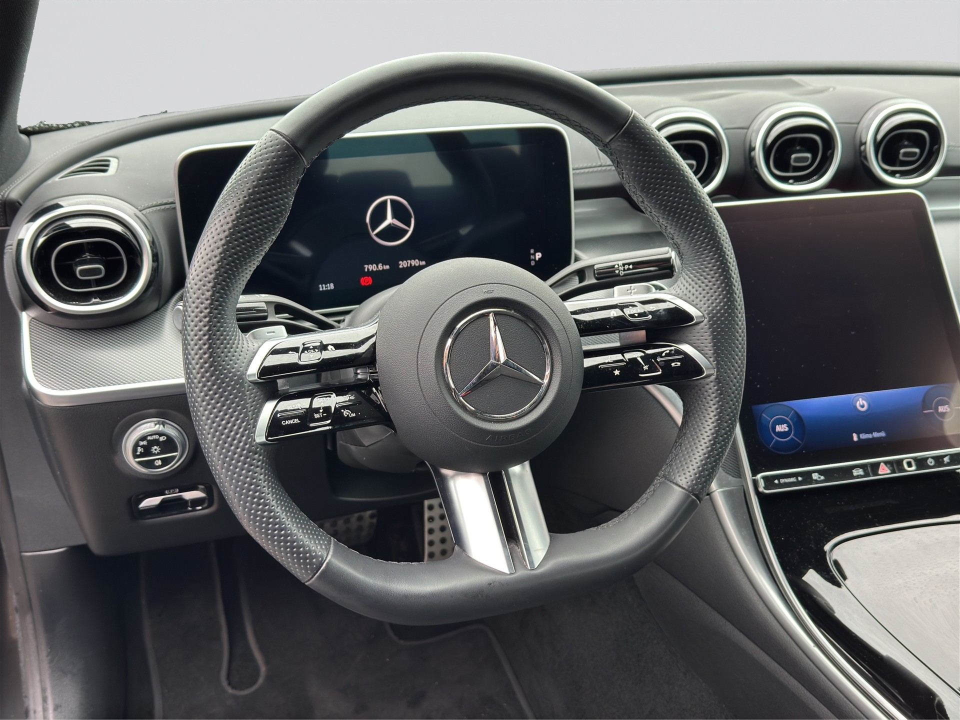 MERCEDES-BENZ C 220 d AMG 9G-Tronic-image-9
