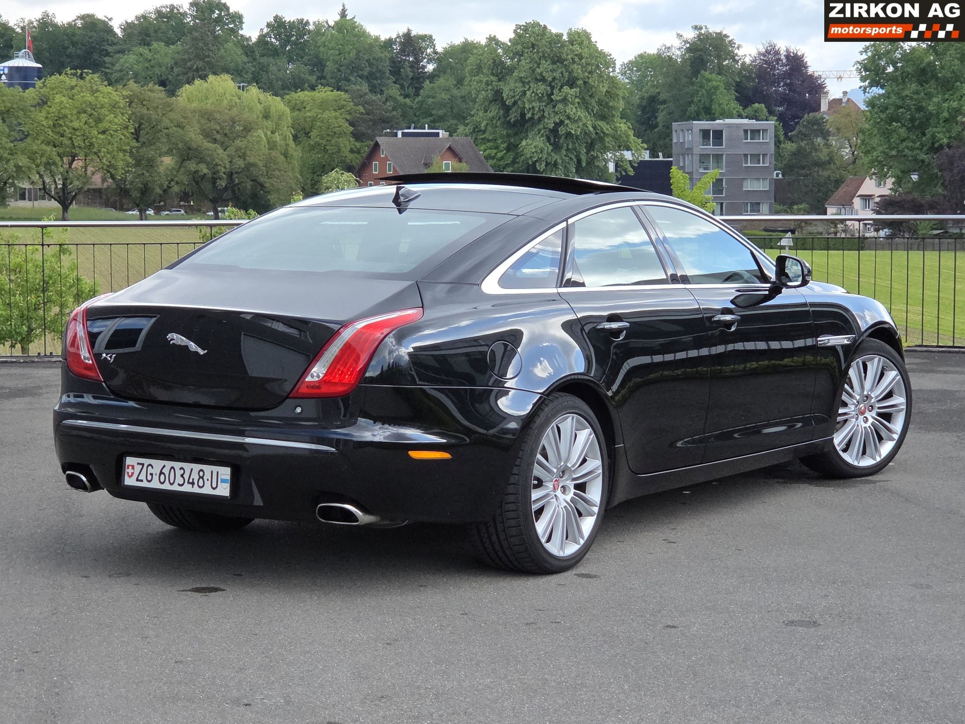 JAGUAR XJ 3.0 S/C Portfolio AWD-showroom-element-3