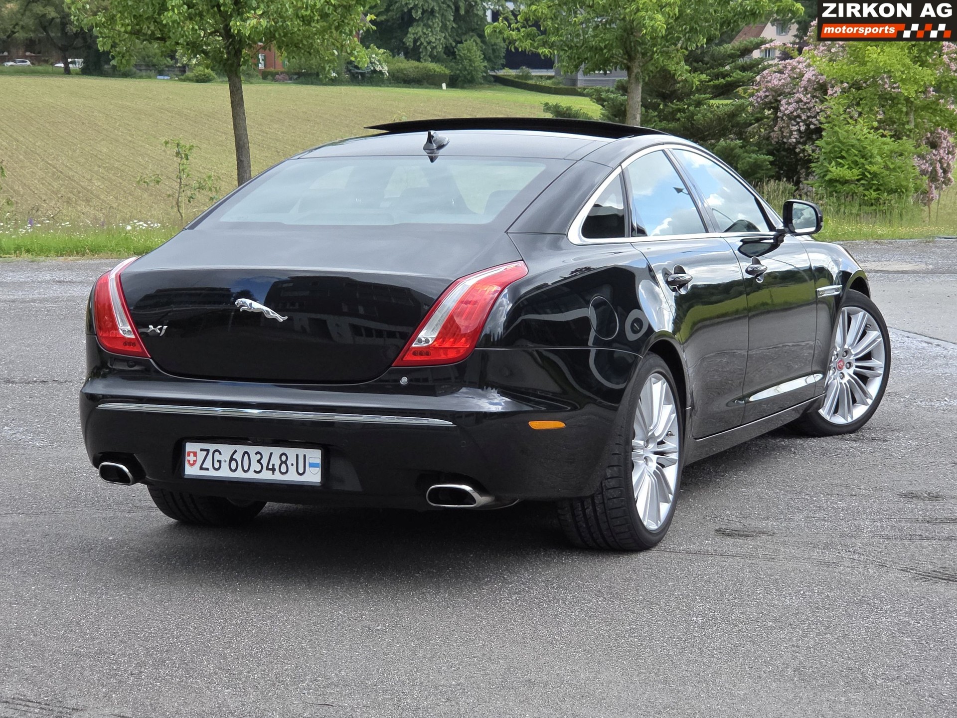 JAGUAR XJ 3.0 S/C Portfolio AWD-image-10