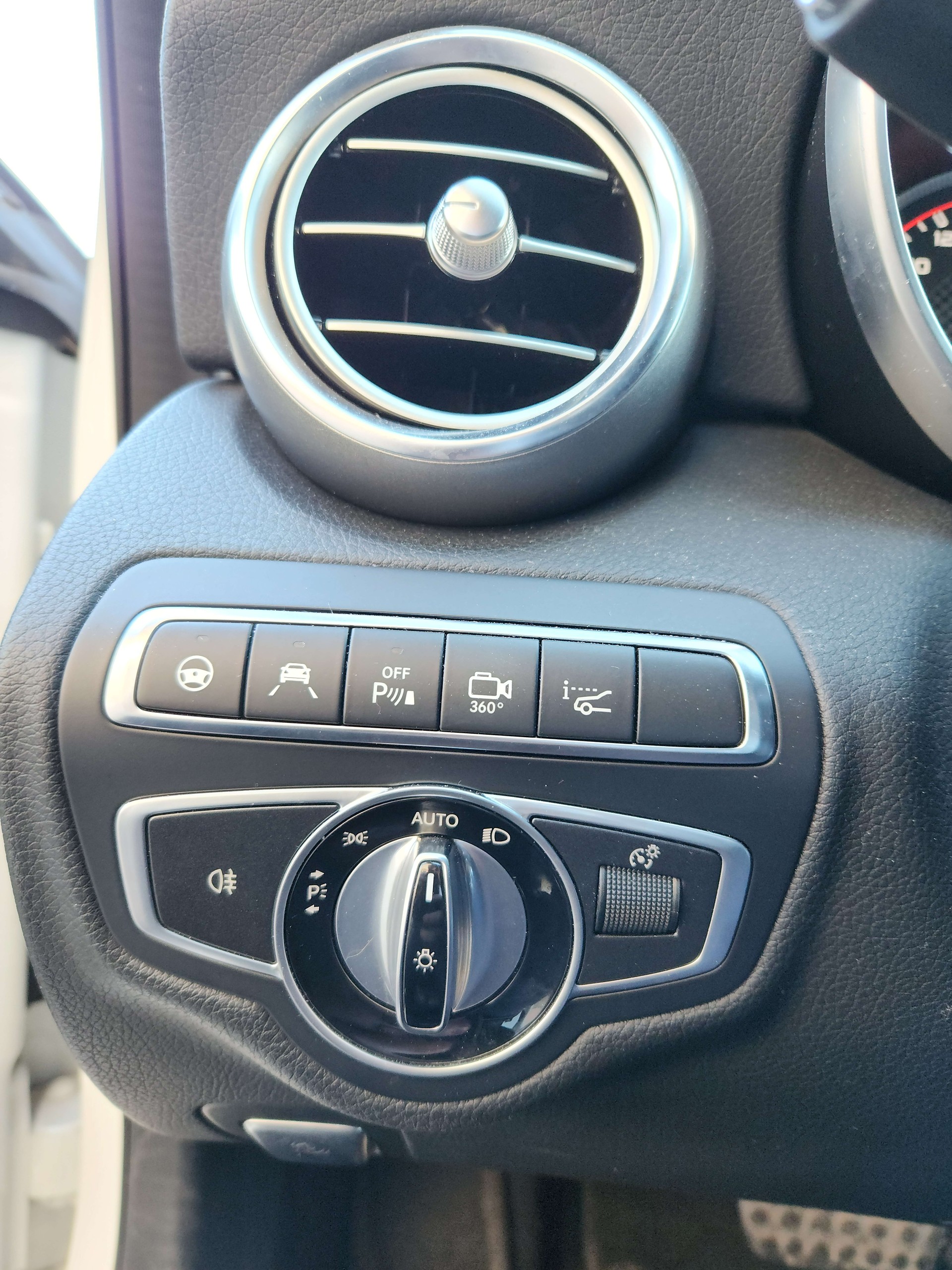 MERCEDES-BENZ C 63 S AMG-image-5