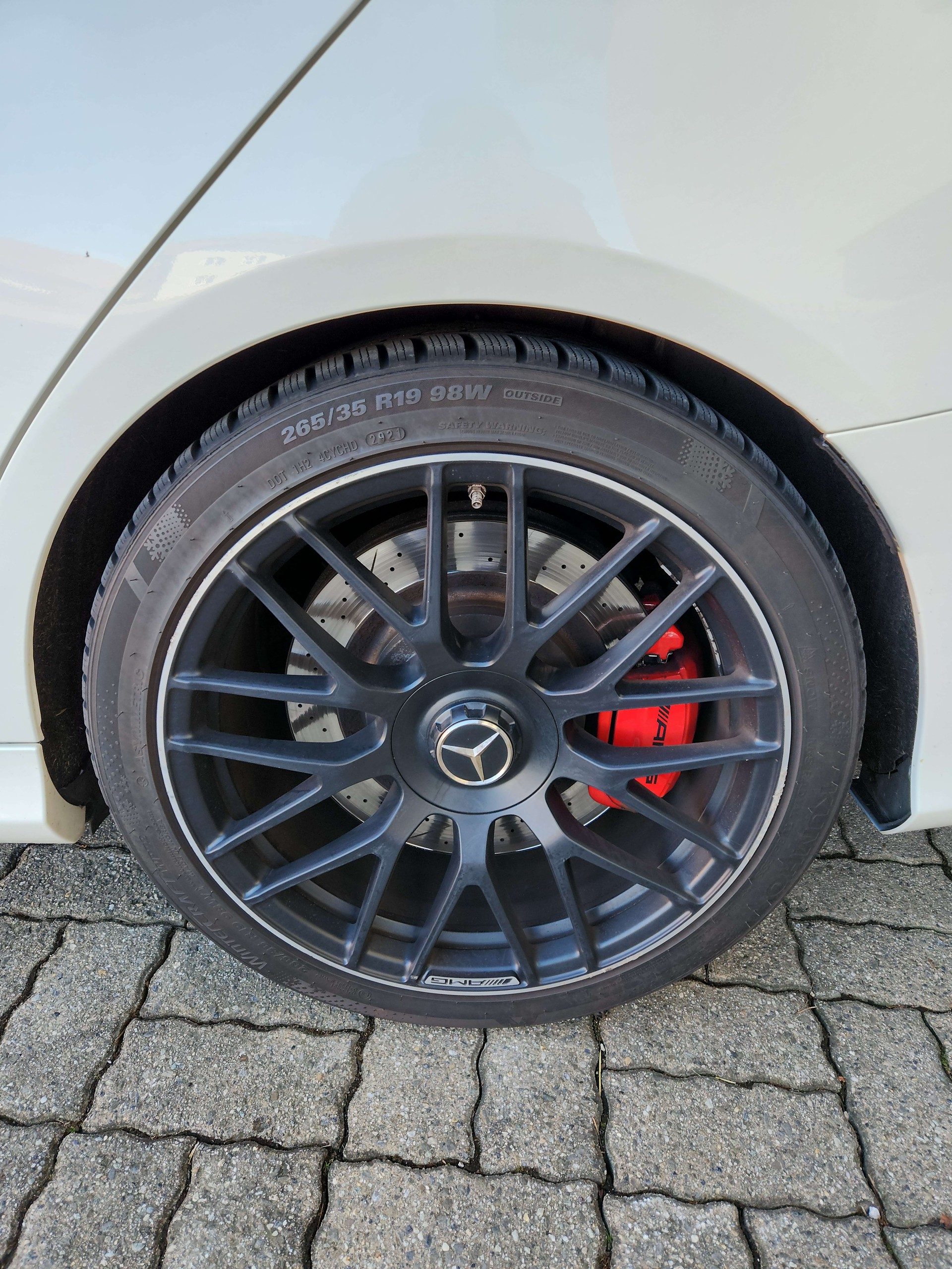 MERCEDES-BENZ C 63 S AMG-image-3