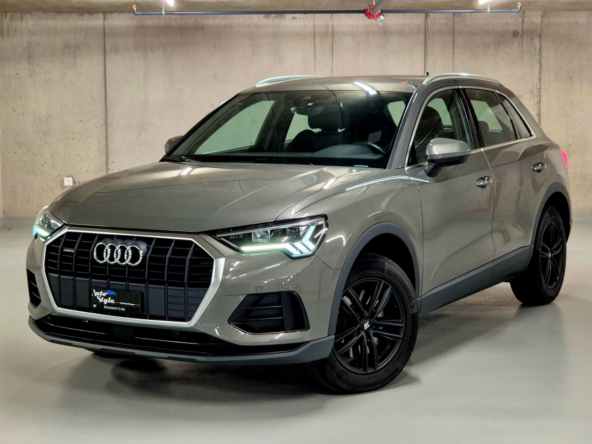 AUDI Q3 40 TDI Attraction quattro S-tronic-showroom-element-2