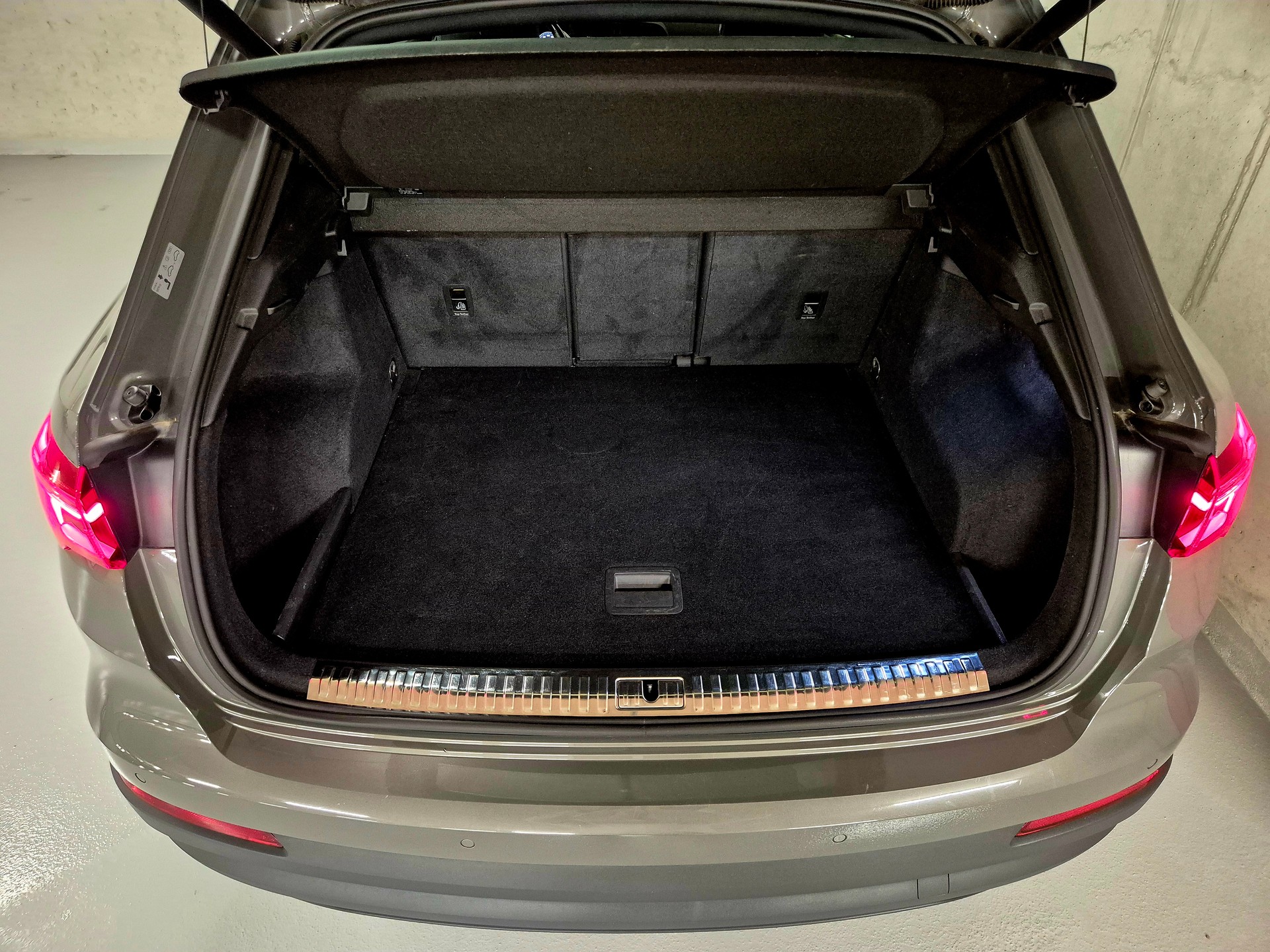 AUDI Q3 40 TDI Attraction quattro S-tronic-image-13