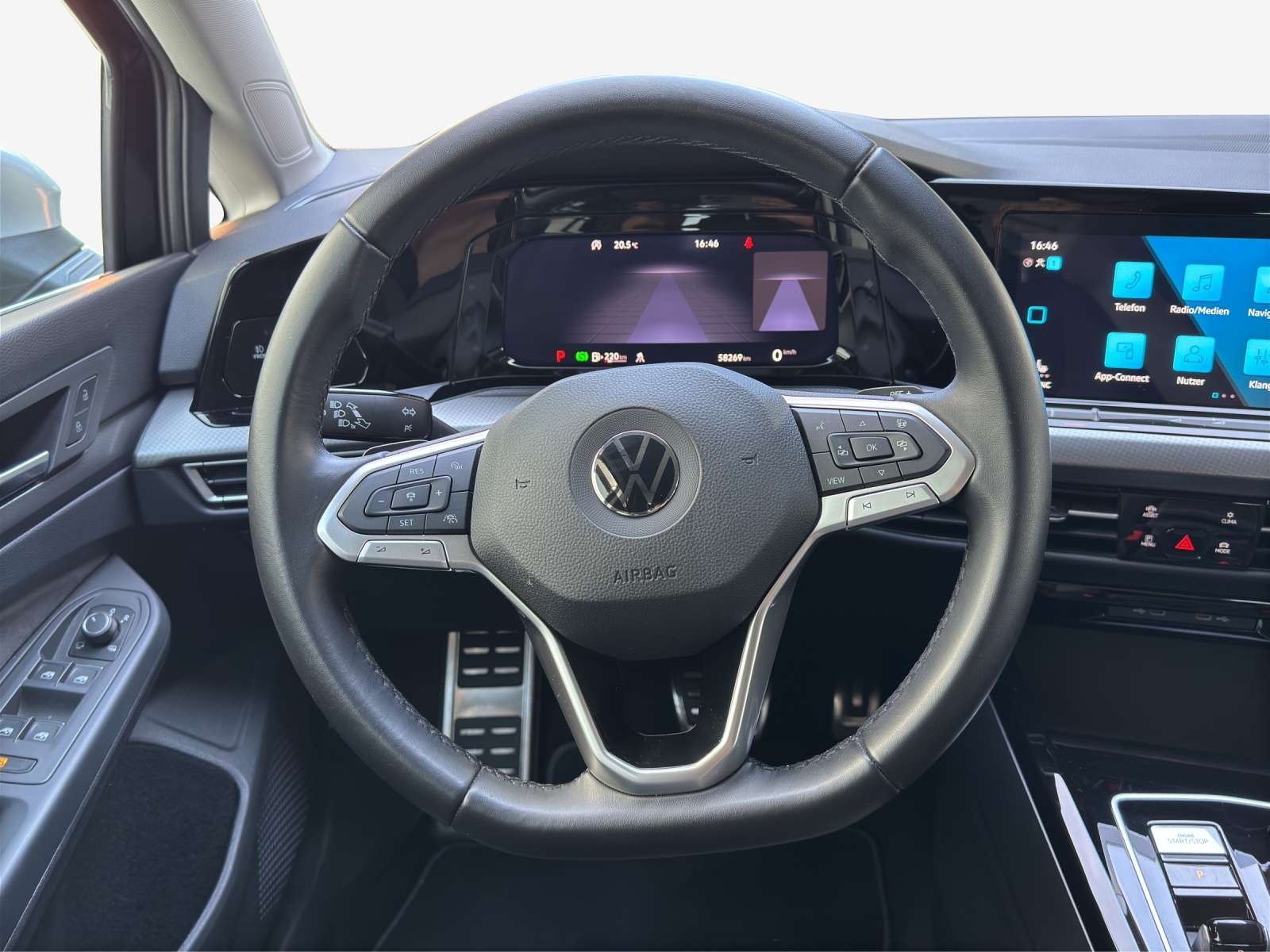 VW Golf 2.0 TSI Alltrack DSG 4Motion-image-9