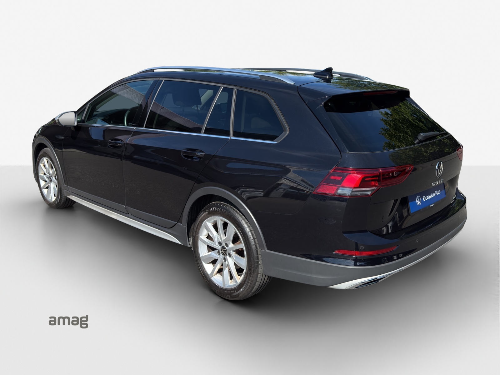 VW Golf 2.0 TSI Alltrack DSG 4Motion-image-2