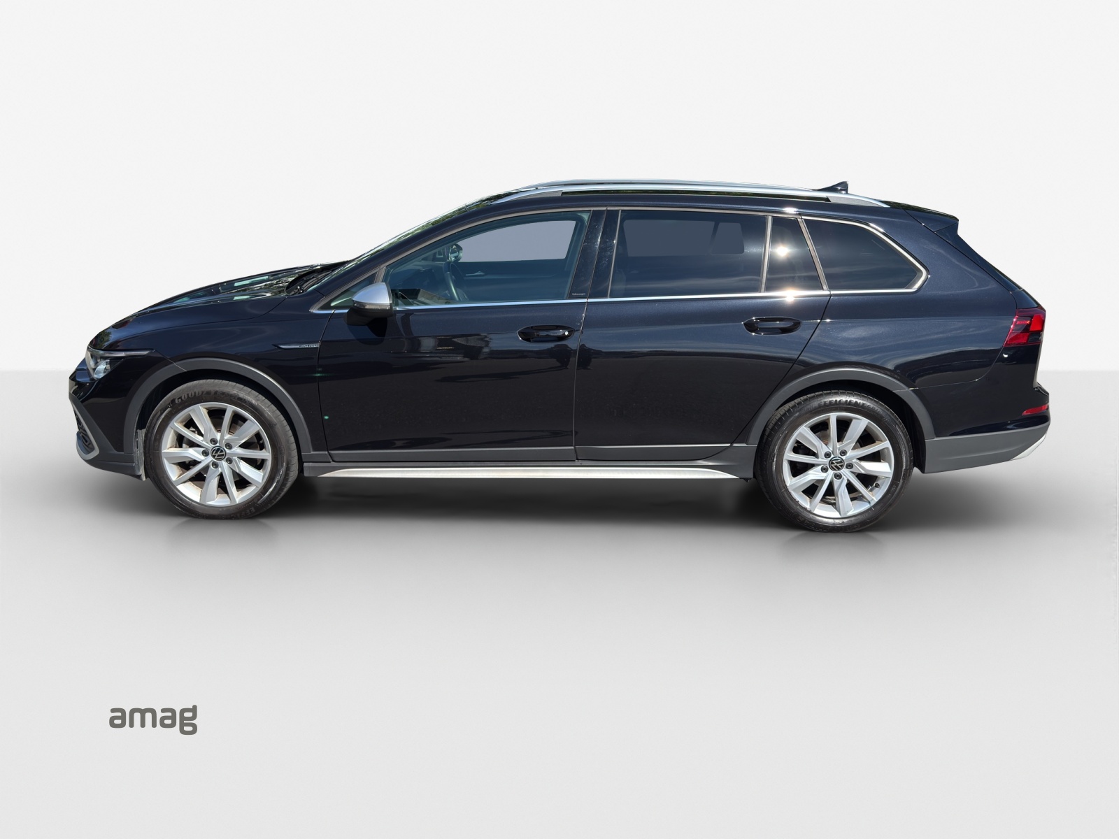 VW Golf 2.0 TSI Alltrack DSG 4Motion-image-1