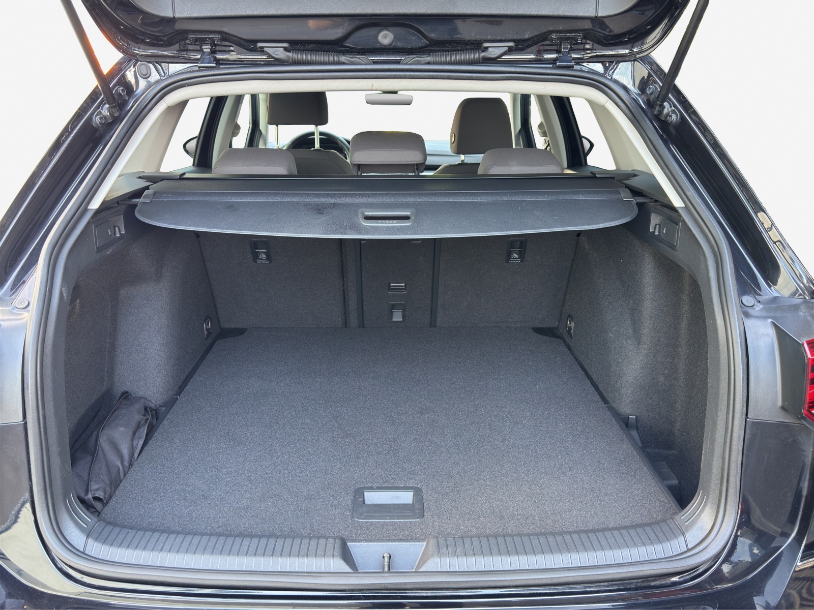 VW Golf 2.0 TSI Alltrack DSG 4Motion-image-12