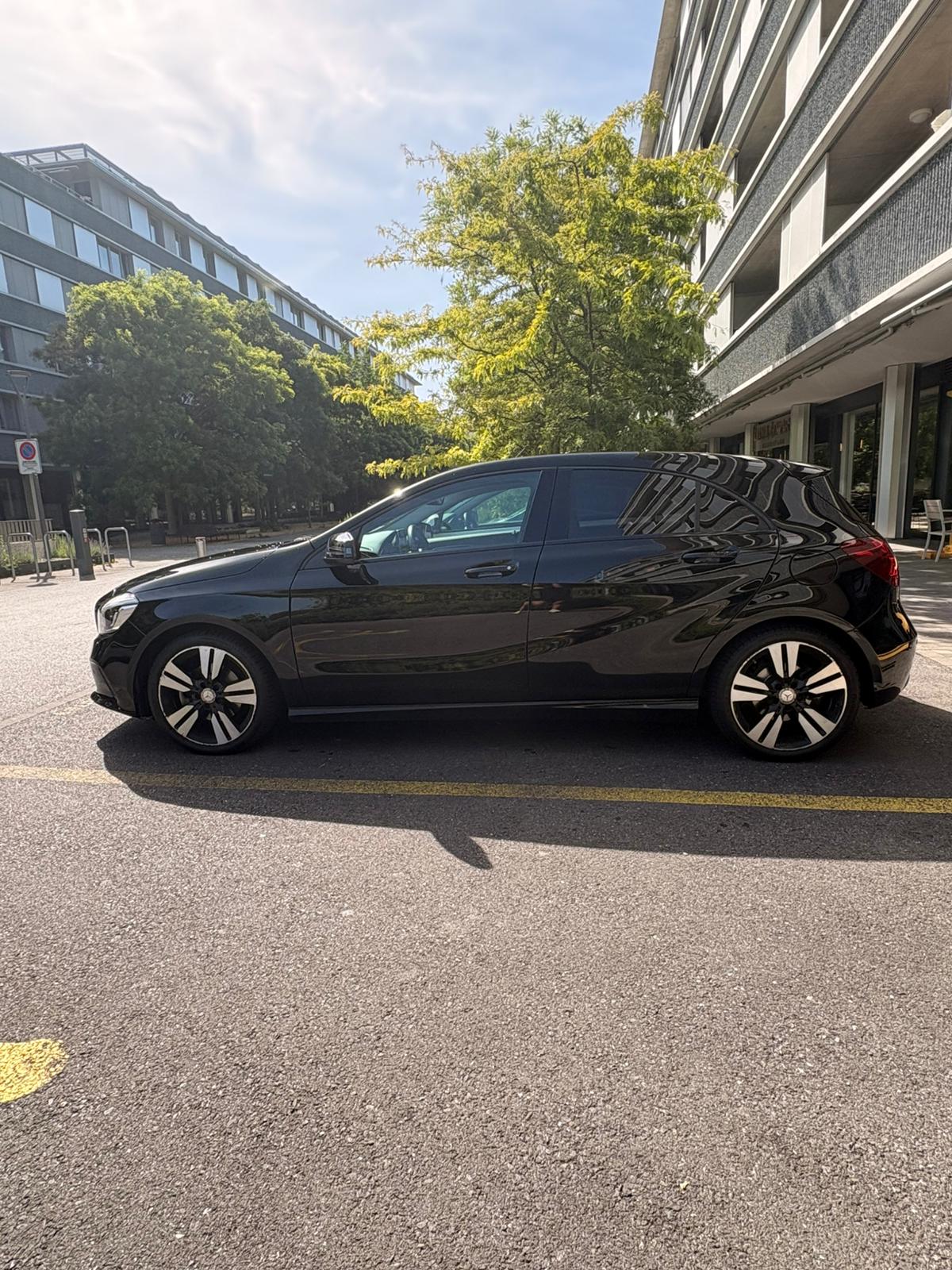 MERCEDES-BENZ A 200 Night Star-image-3