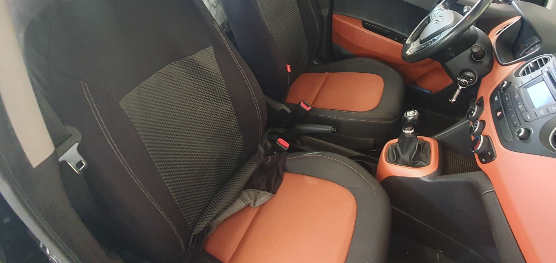 HYUNDAI i10 1.0 Amplia-image-9
