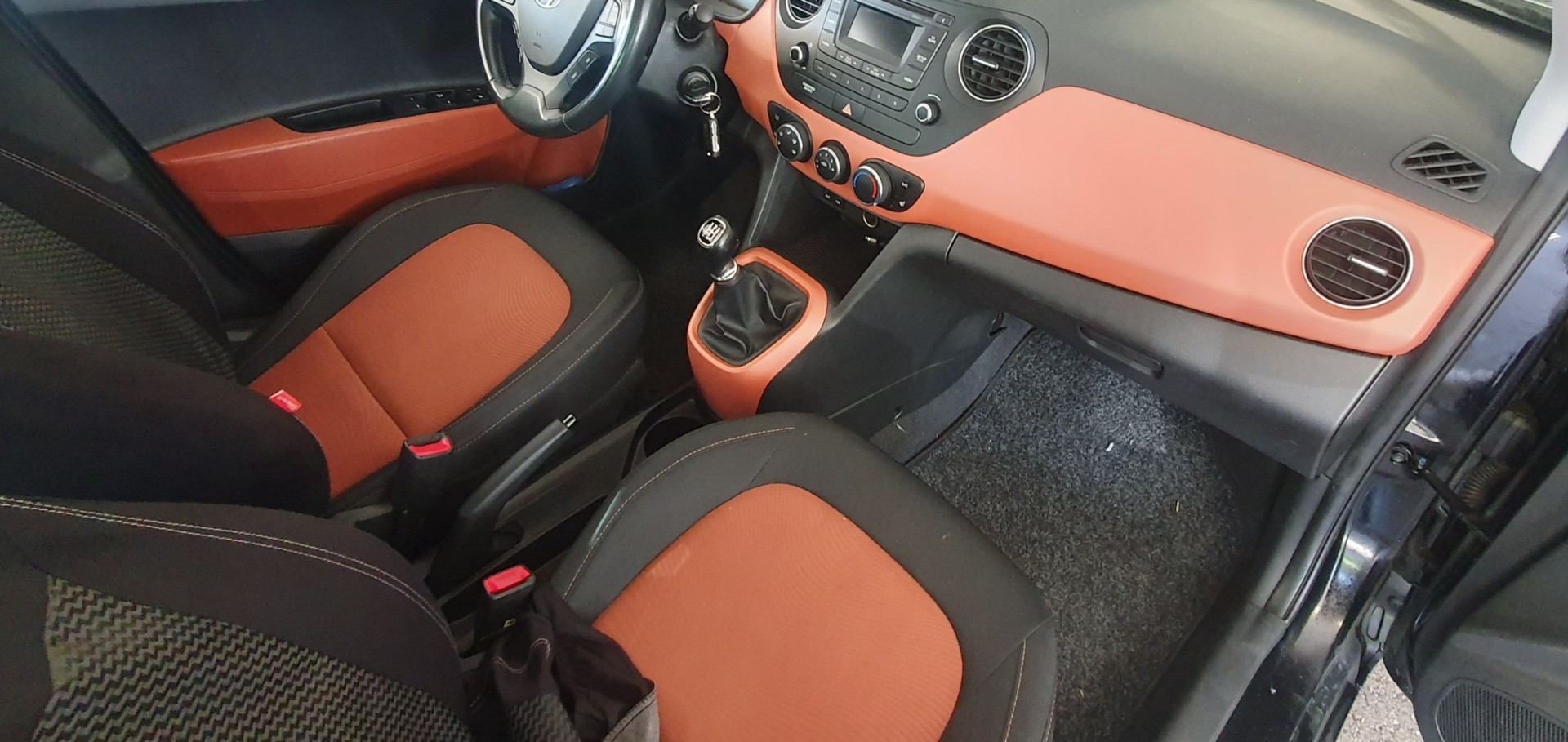 HYUNDAI i10 1.0 Amplia-image-8