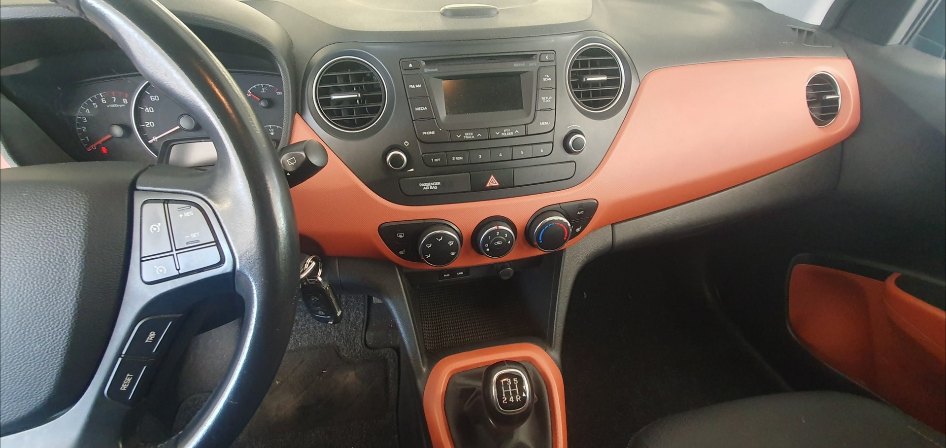 HYUNDAI i10 1.0 Amplia-image-11