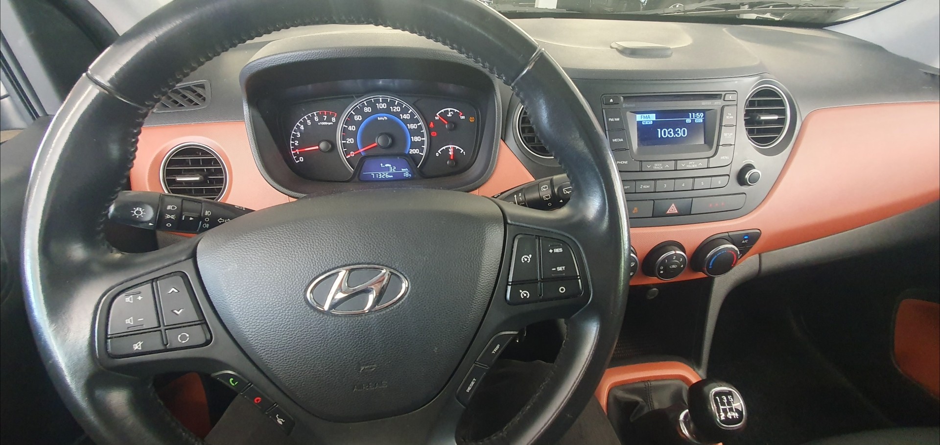HYUNDAI i10 1.0 Amplia-image-12