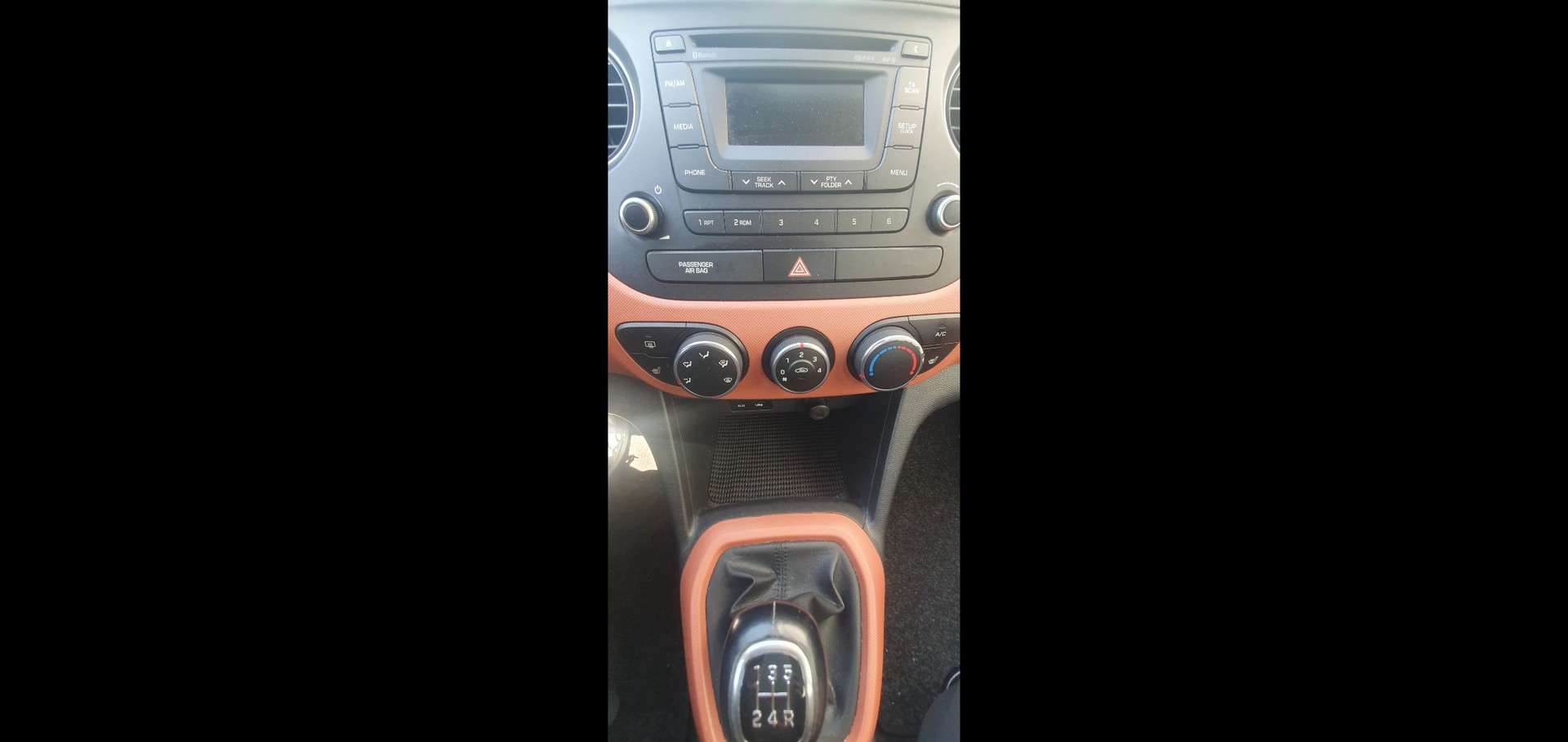 HYUNDAI i10 1.0 Amplia-image-13
