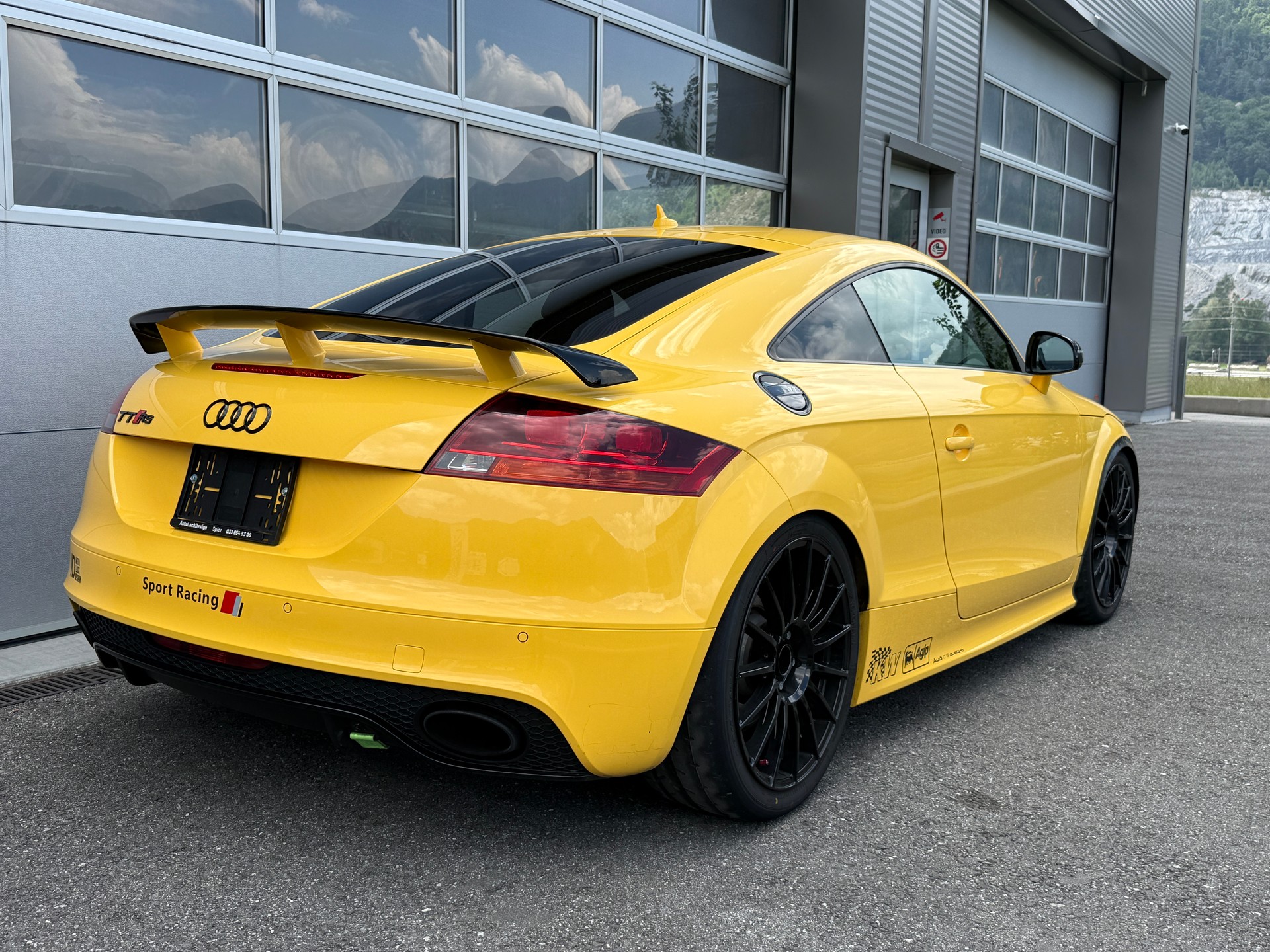 AUDI TT RS Coupé 2.5 TFSI quattro-image-2