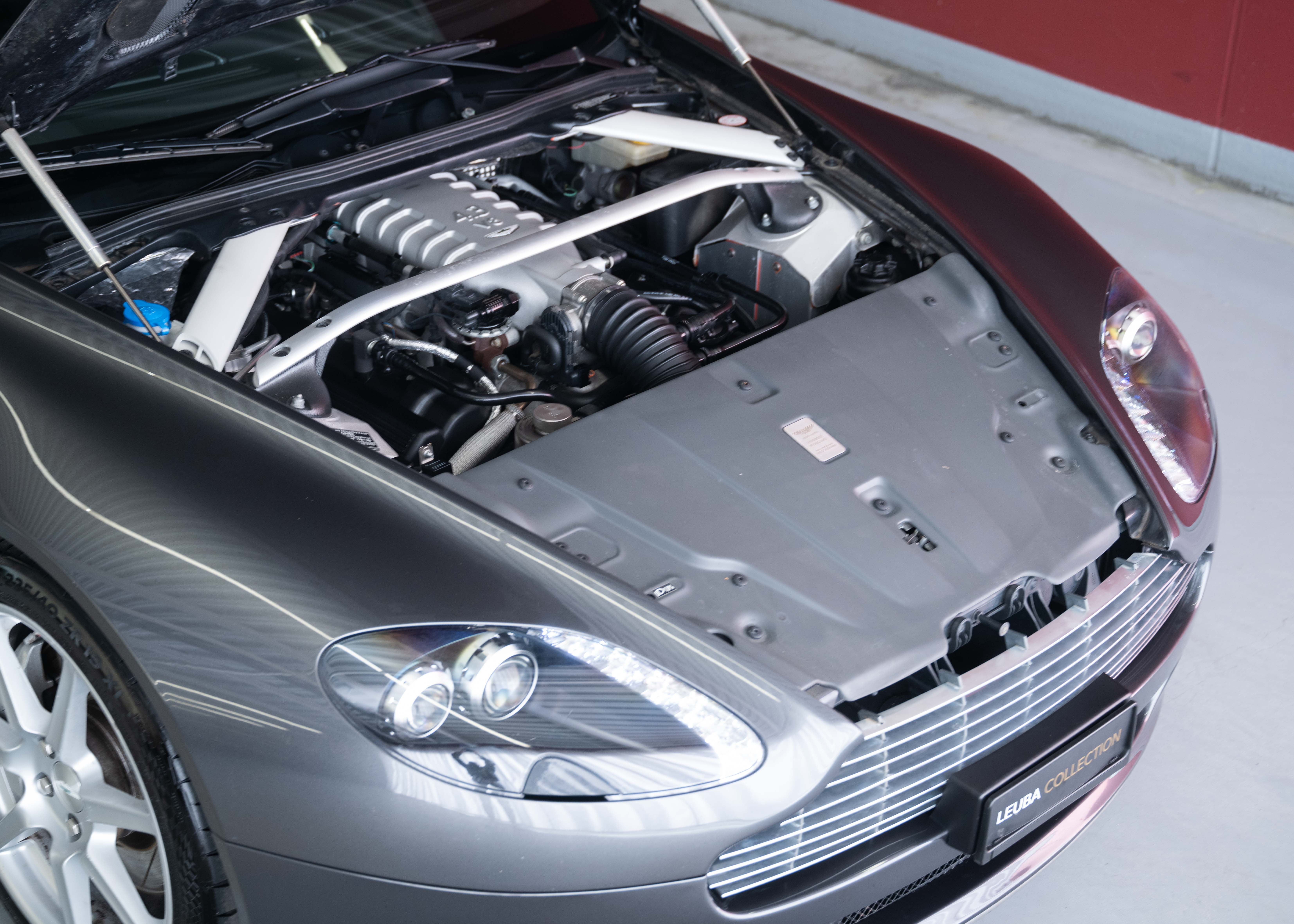Image ASTON-MARTIN V8-VANTAGE V8 Vantage 4.3 Manual transmission (Swiss car, 1st hand, full Aston Martin service history)