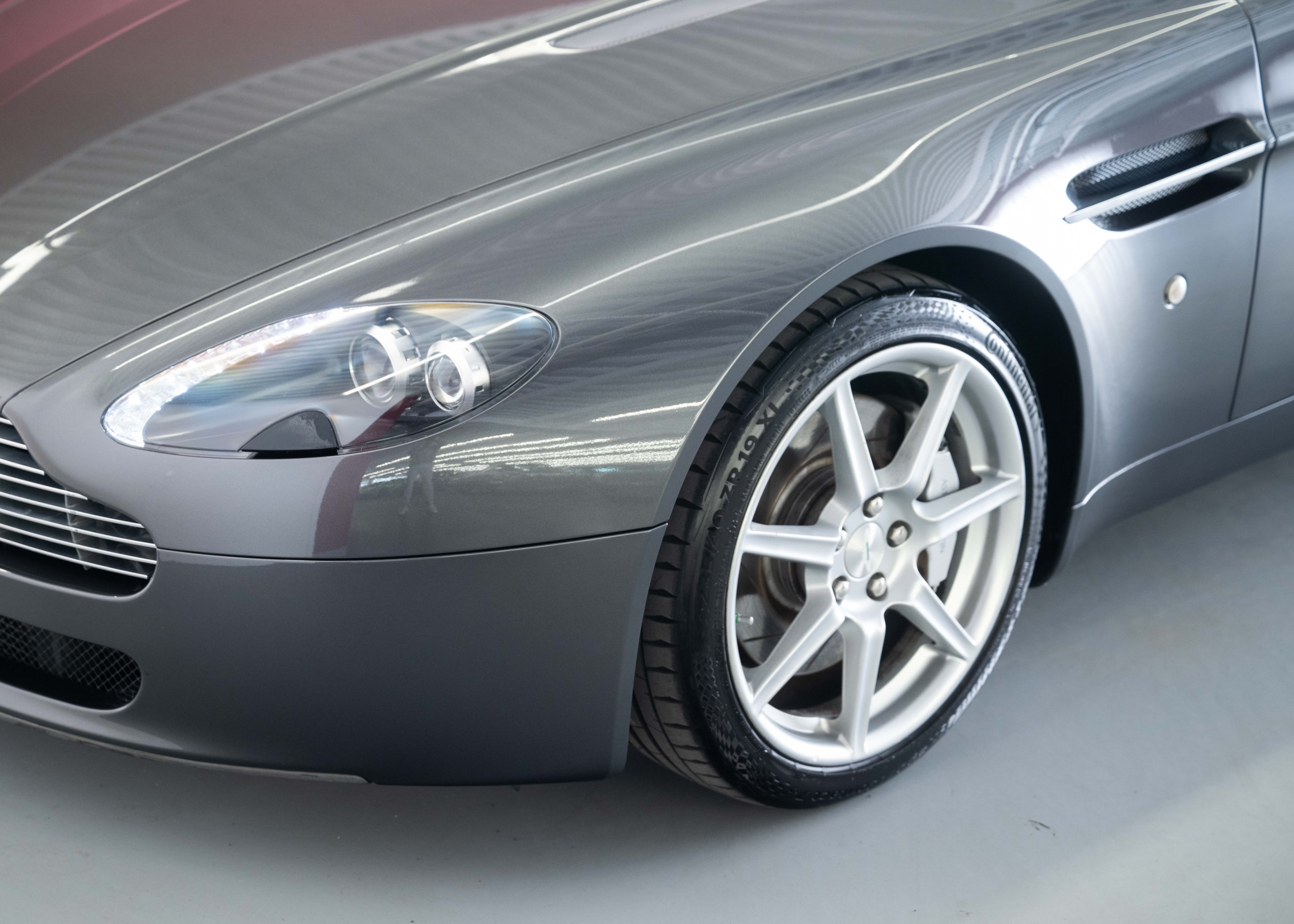Image ASTON-MARTIN V8-VANTAGE V8 Vantage 4.3 Manual transmission (Swiss car, 1st hand, full Aston Martin service history)