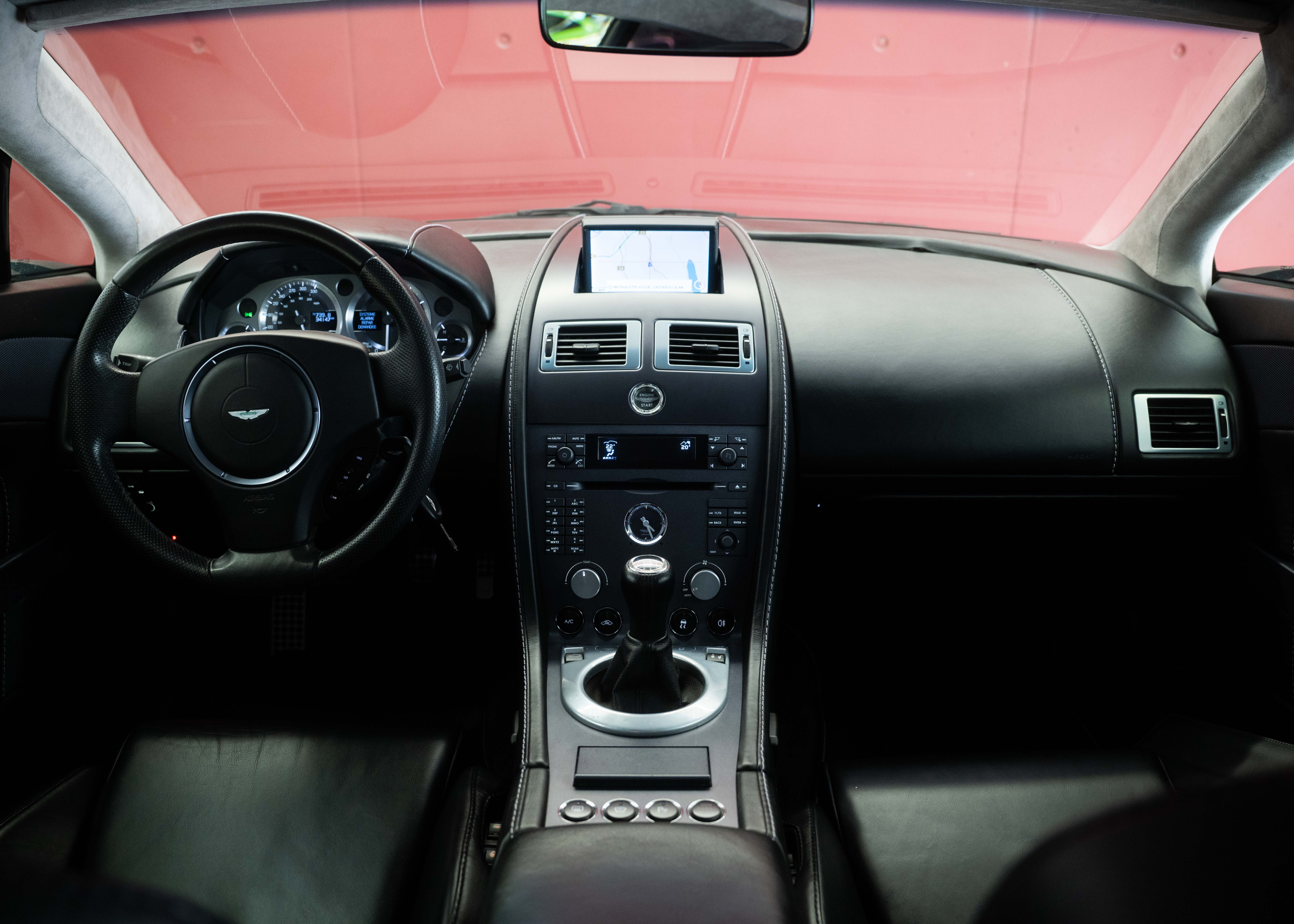 Image ASTON-MARTIN V8-VANTAGE V8 Vantage 4.3 Manual transmission (Swiss car, 1st hand, full Aston Martin service history)