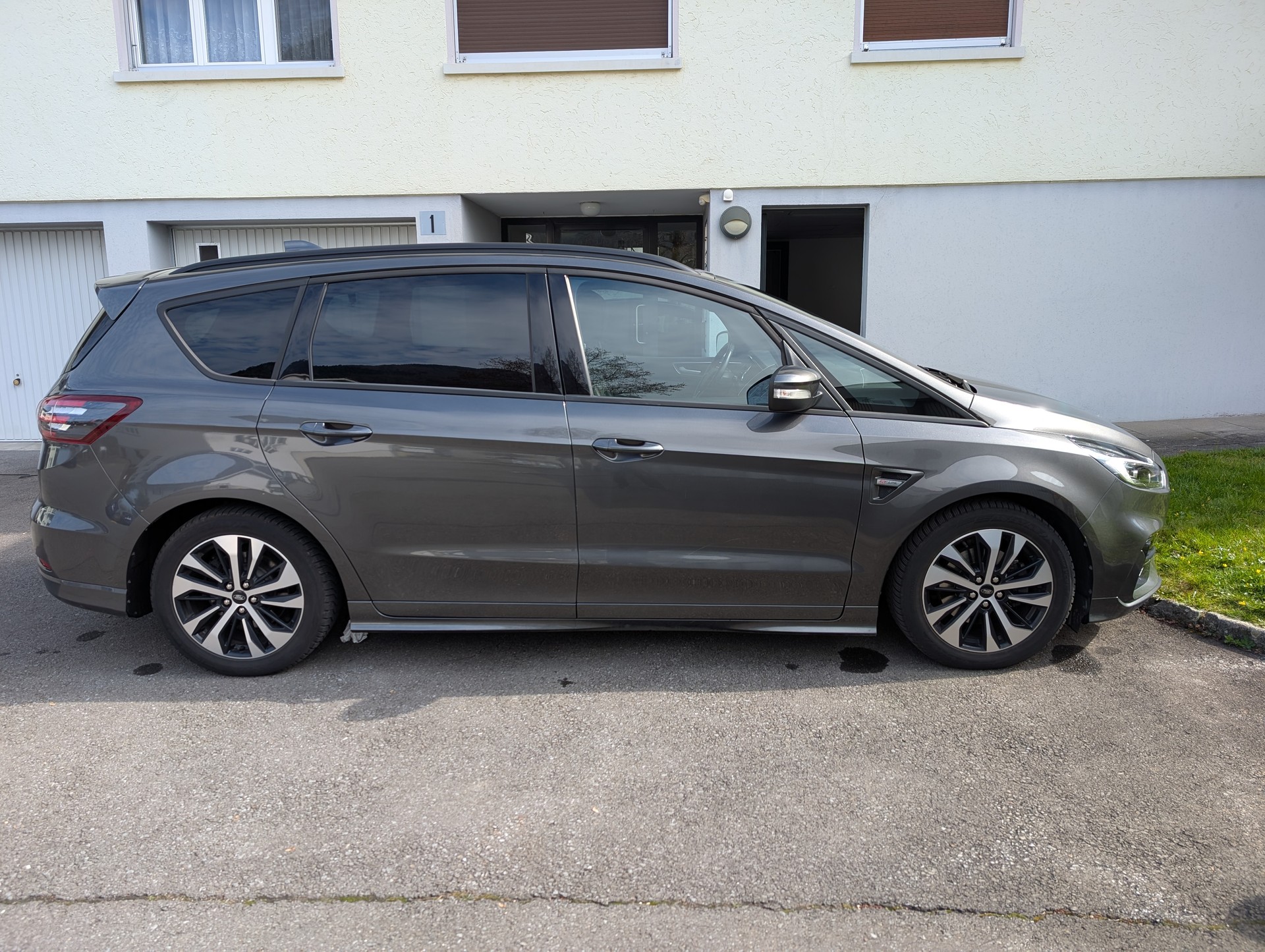 FORD 2.5 Hybrid ST-Line 7P-image-1
