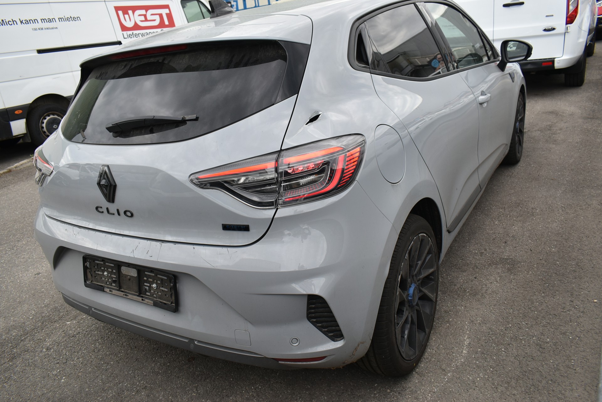 RENAULT Clio 1.6 E-Tech Esprit Alpine-image-9