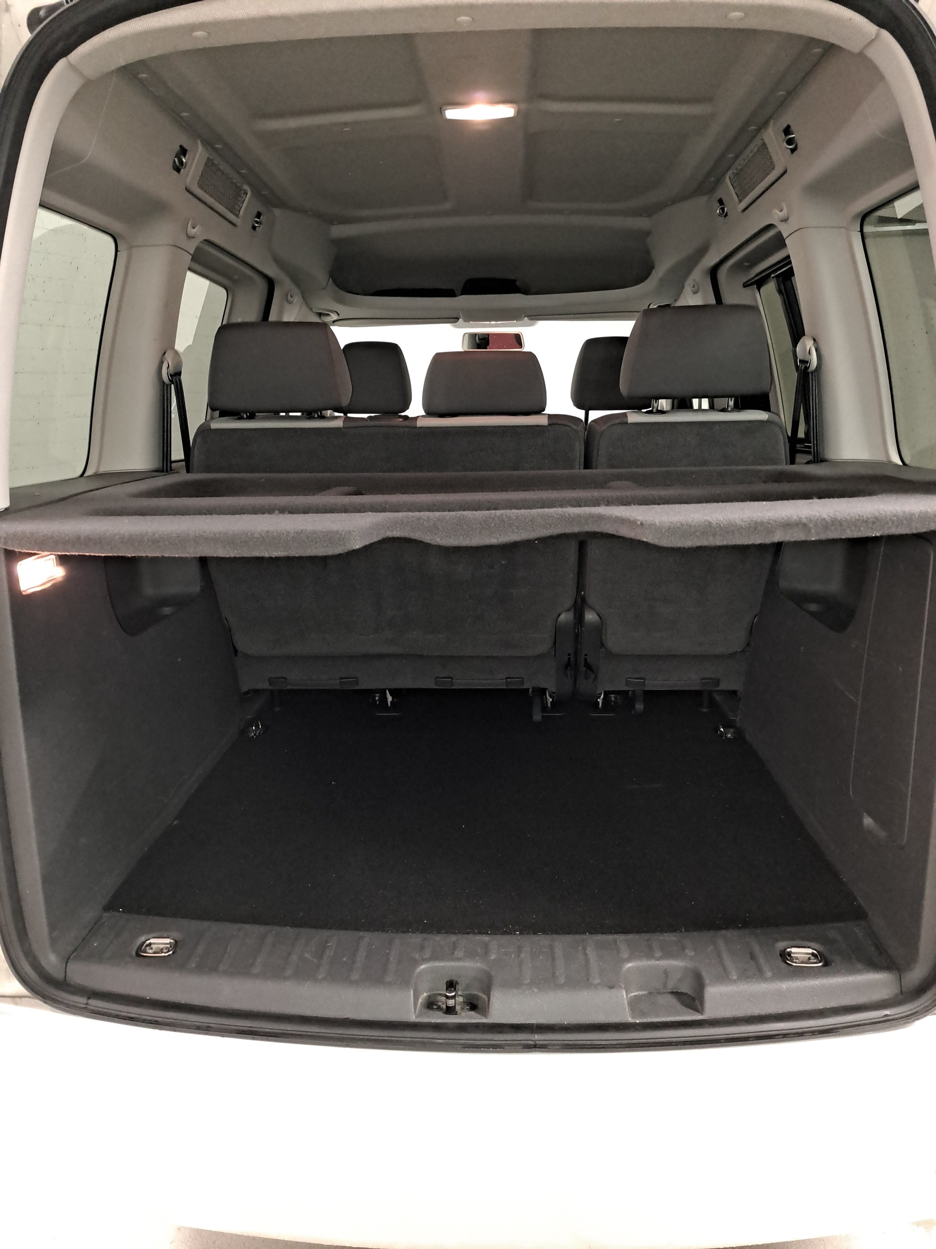 VW Caddy 2.0 TDI 110 Trendline 4Motion-image-5
