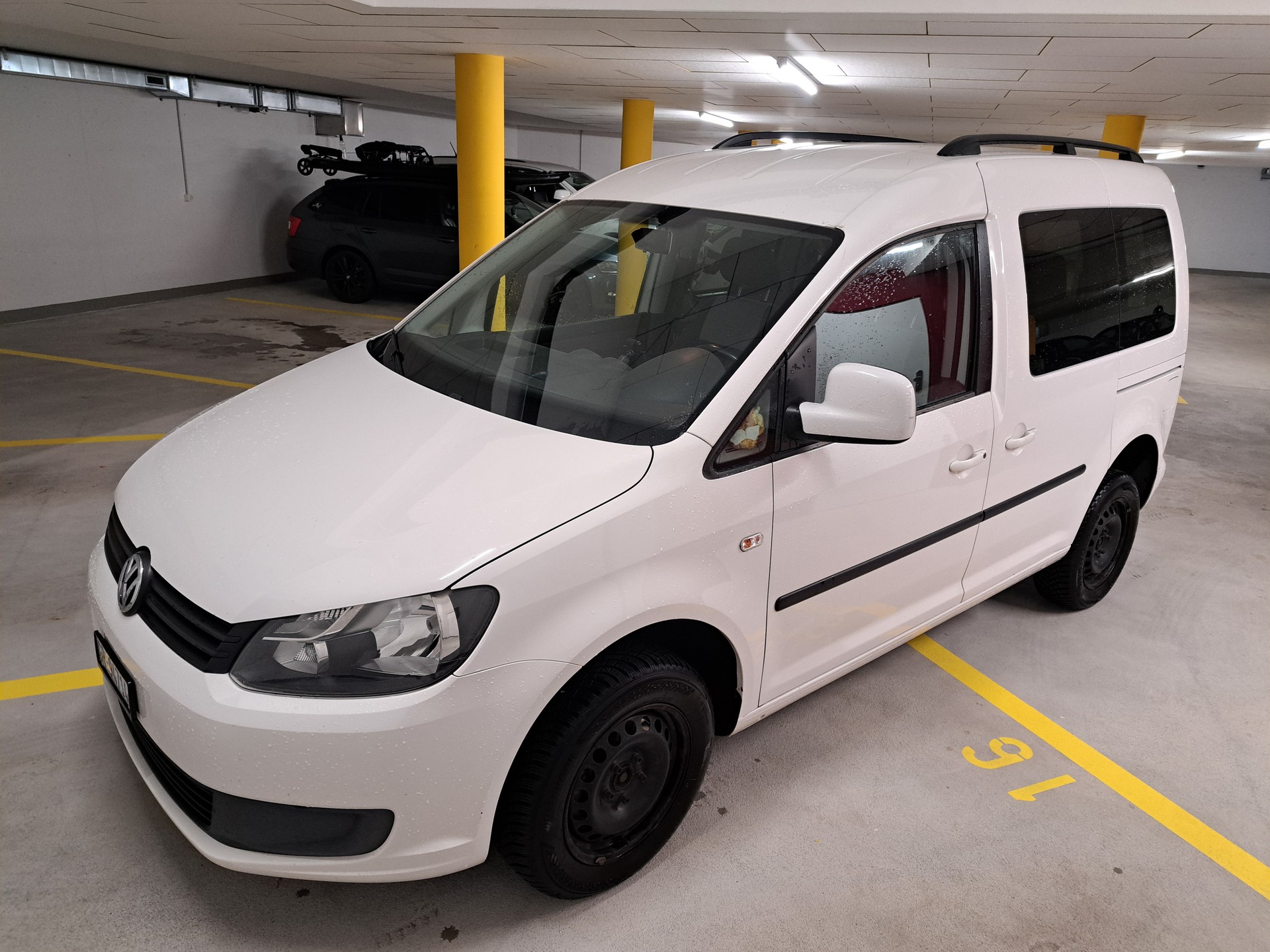 VW Caddy 2.0 TDI 110 Trendline 4Motion-image-0